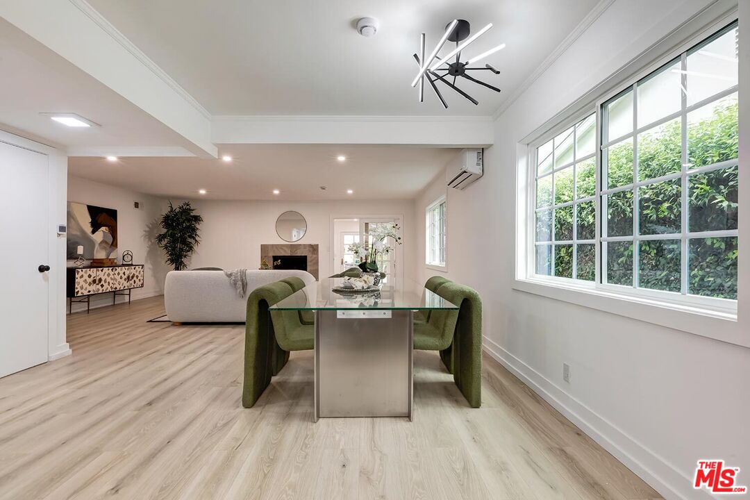 Los Angeles, California, 90064, United States, 3 Bedrooms Bedrooms, ,2 BathroomsBathrooms,Residential,For Sale,1777643