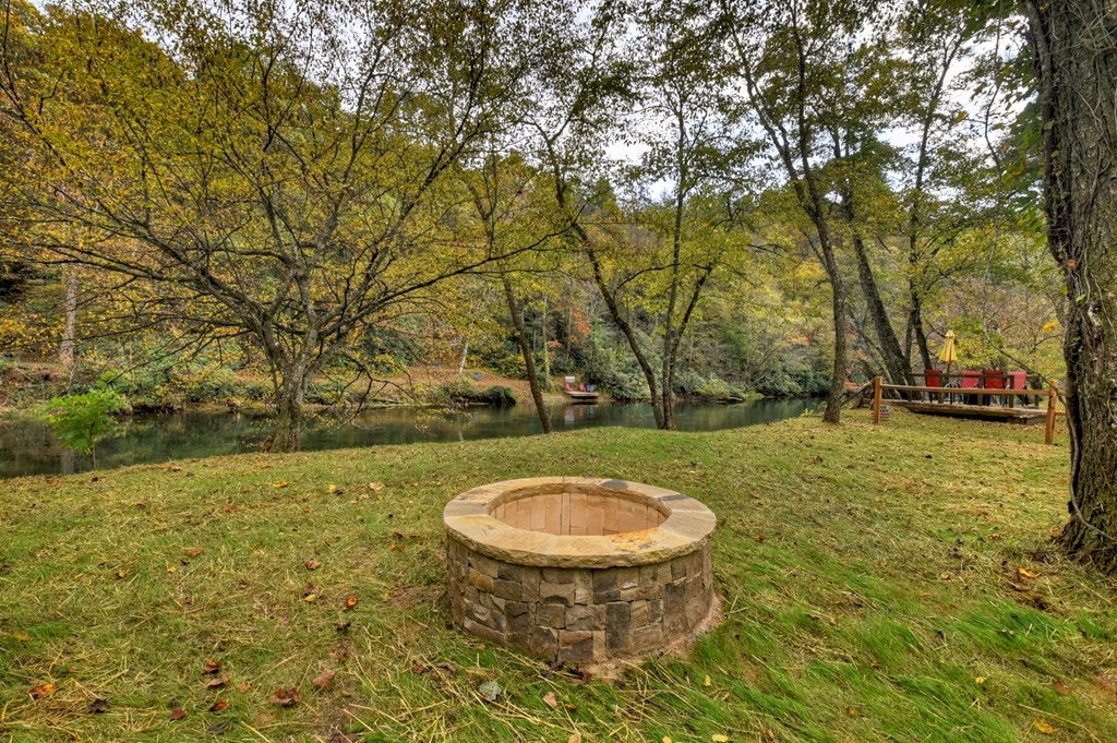 Mineral Bluff, Georgia, 30559, United States, 4 Bedrooms Bedrooms, ,5 BathroomsBathrooms,Residential,For Sale,1986837