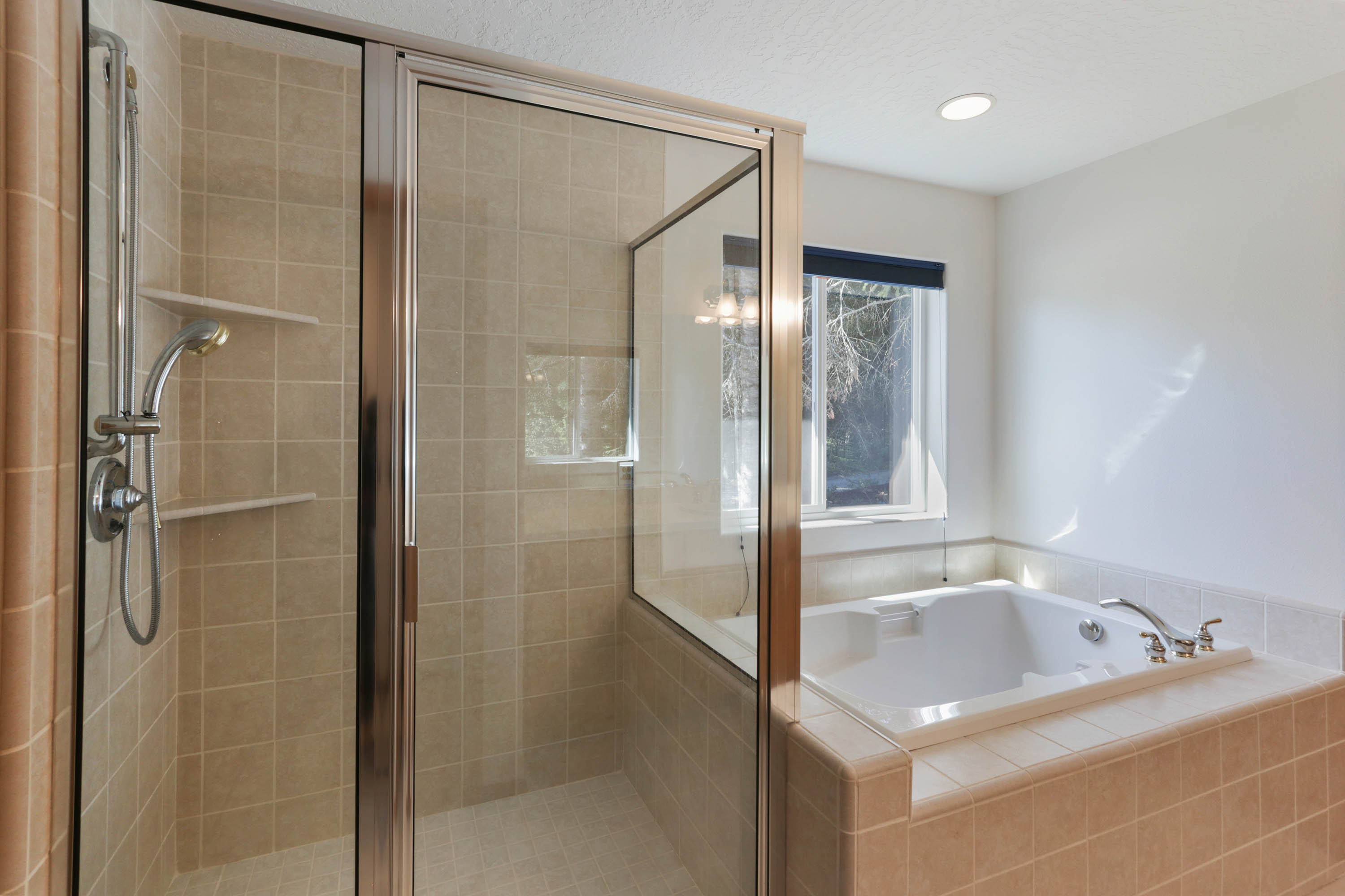 Sandpoint, Idaho, 83864, United States, 3 Bedrooms Bedrooms, ,2 BathroomsBathrooms,Residential,For Sale,1936853