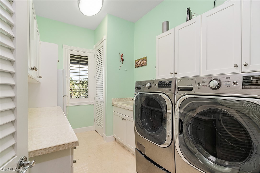 211 Kingfisher Drive, Captiva, Florida, 33924, United States, 5 Bedrooms Bedrooms, ,5 BathroomsBathrooms,Residential,For Sale,211 Kingfisher Drive,1321734
