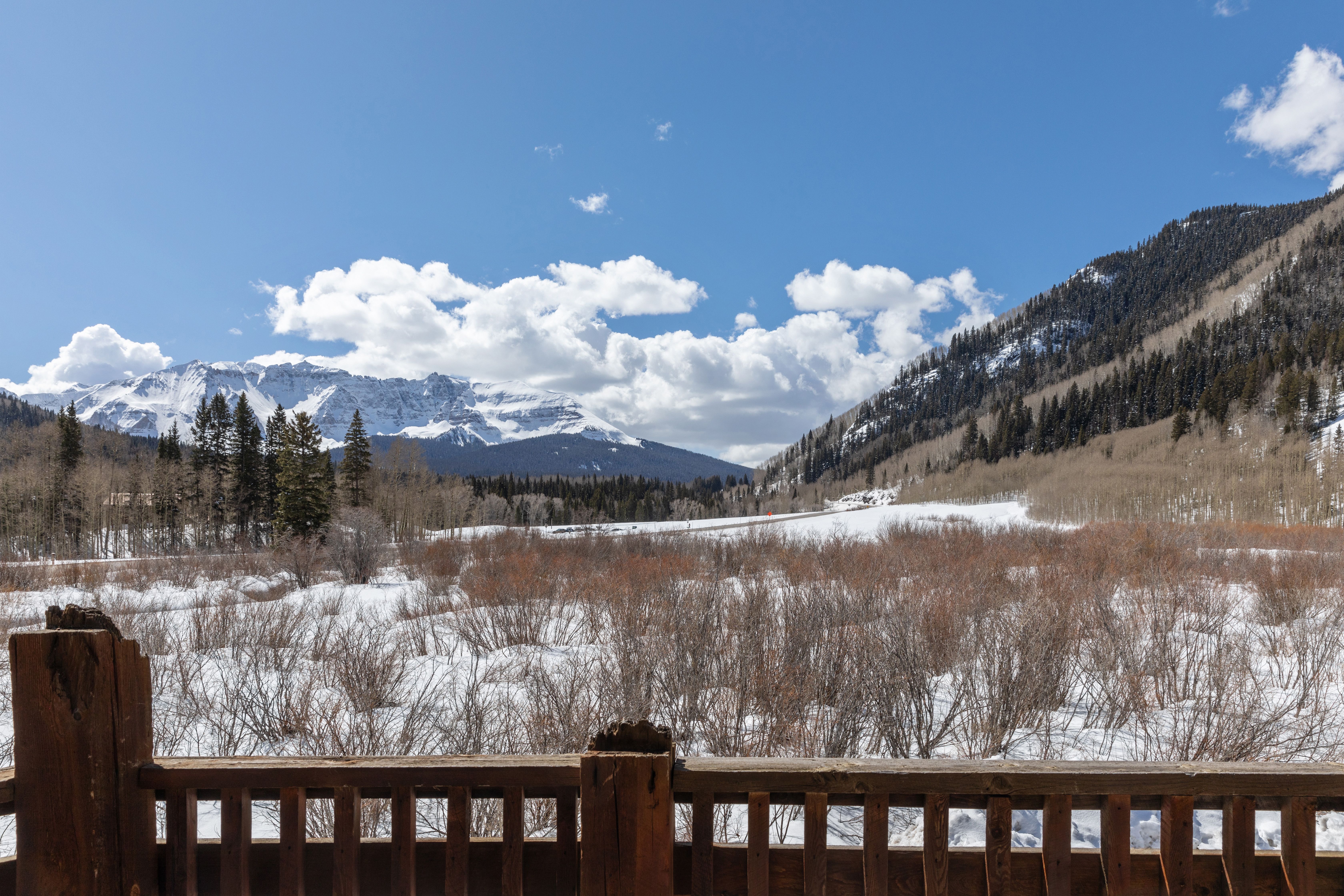  Outstanding Views Of Sheep Mountain And Beyond - 物件實景