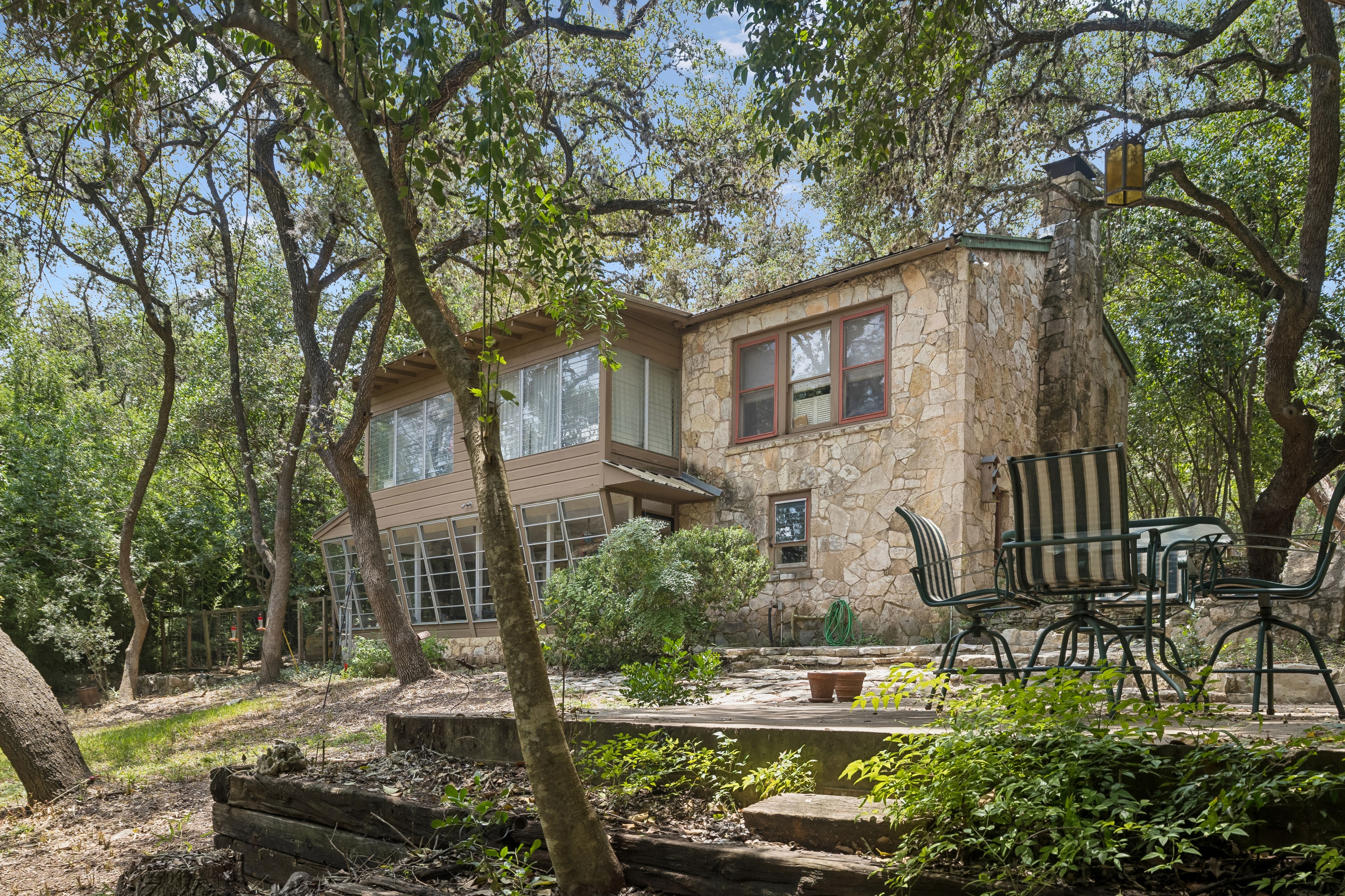  Spanish-Style Historic Woodland Retreat in Helotes - 物件實景