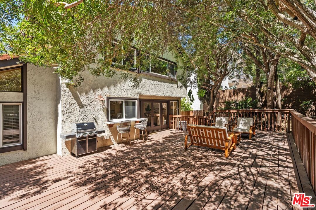 Los Angeles, California, 90077, United States, 3 Bedrooms Bedrooms, ,3 BathroomsBathrooms,Residential,For Sale,1933289