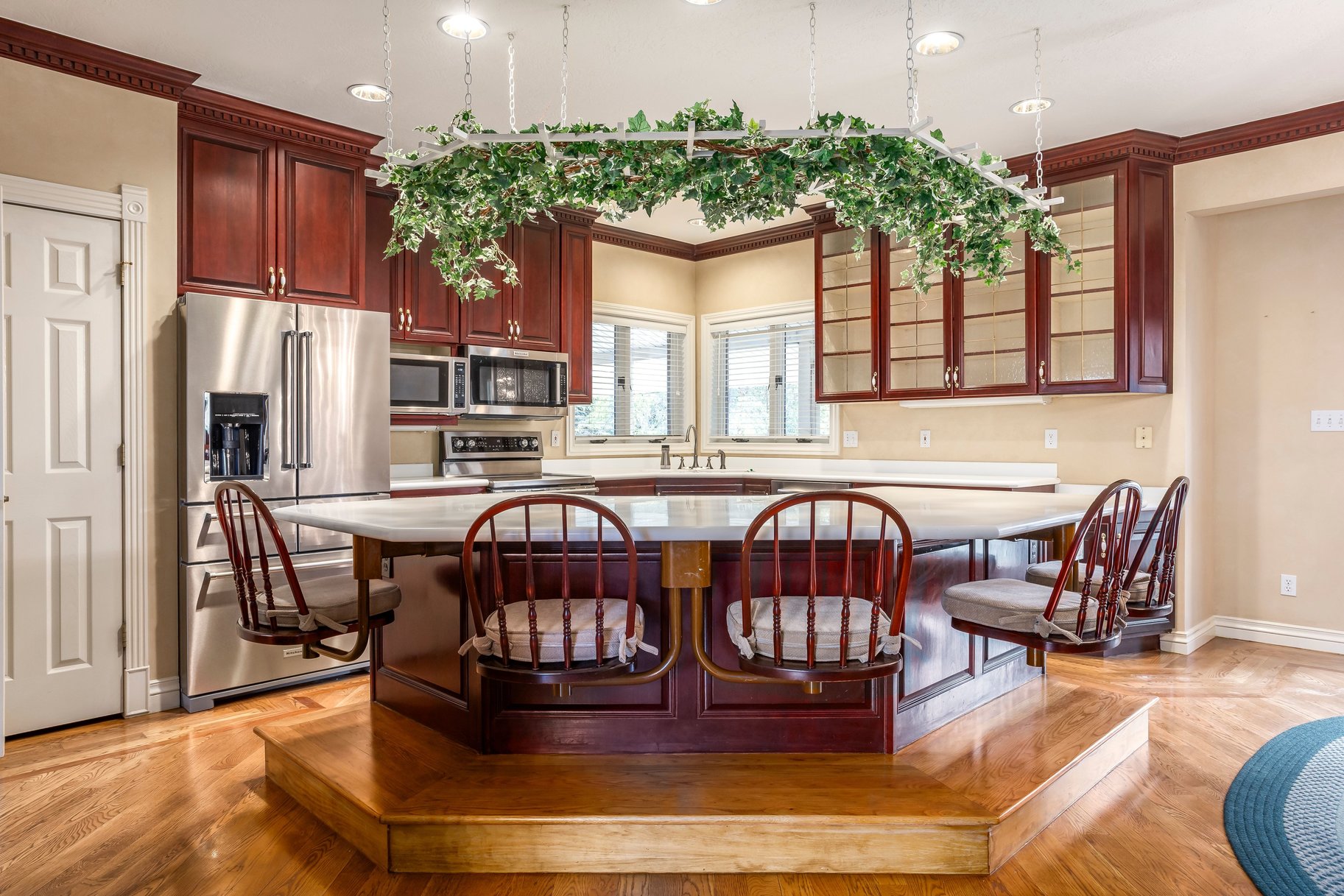  Custom Brick Beauty on Quiet Cul-de-Sac with Luxury Outdoor Living - 物件實景