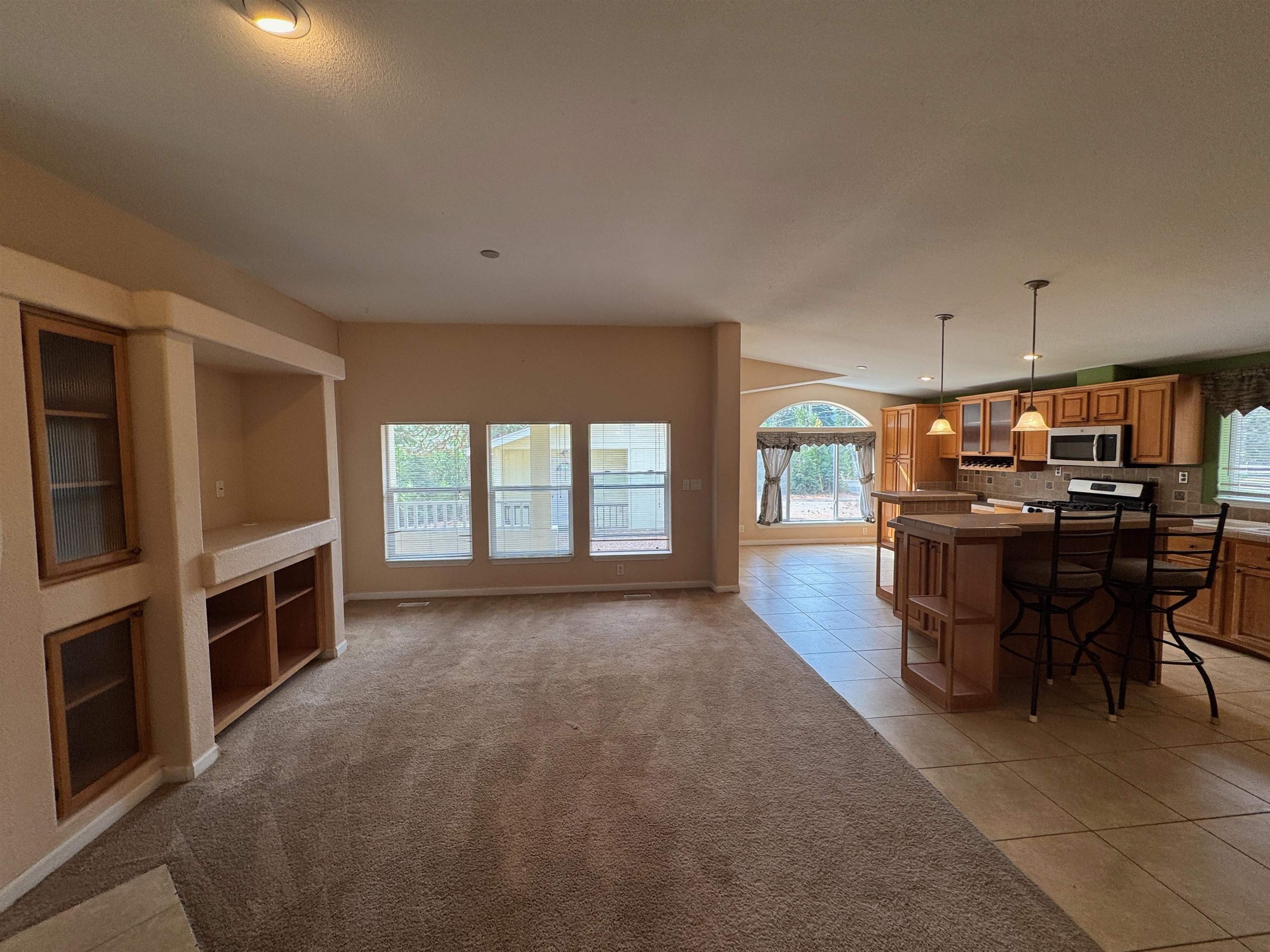 Mt Shasta, California, 96067, United States, 3 Bedrooms Bedrooms, ,2 BathroomsBathrooms,Residential,For Sale,1974393