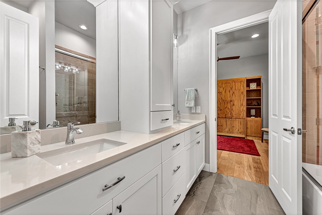 Bentonville, Arkansas, 72713, United States, 4 Bedrooms Bedrooms, ,5 BathroomsBathrooms,Residential,For Sale,1950806