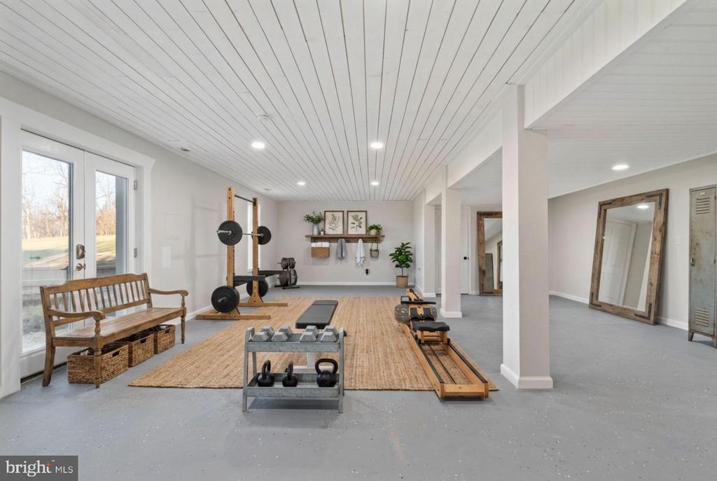 Winchester, Virginia, 22602, United States, 5 Bedrooms Bedrooms, ,5 BathroomsBathrooms,Residential,For Sale,2039774