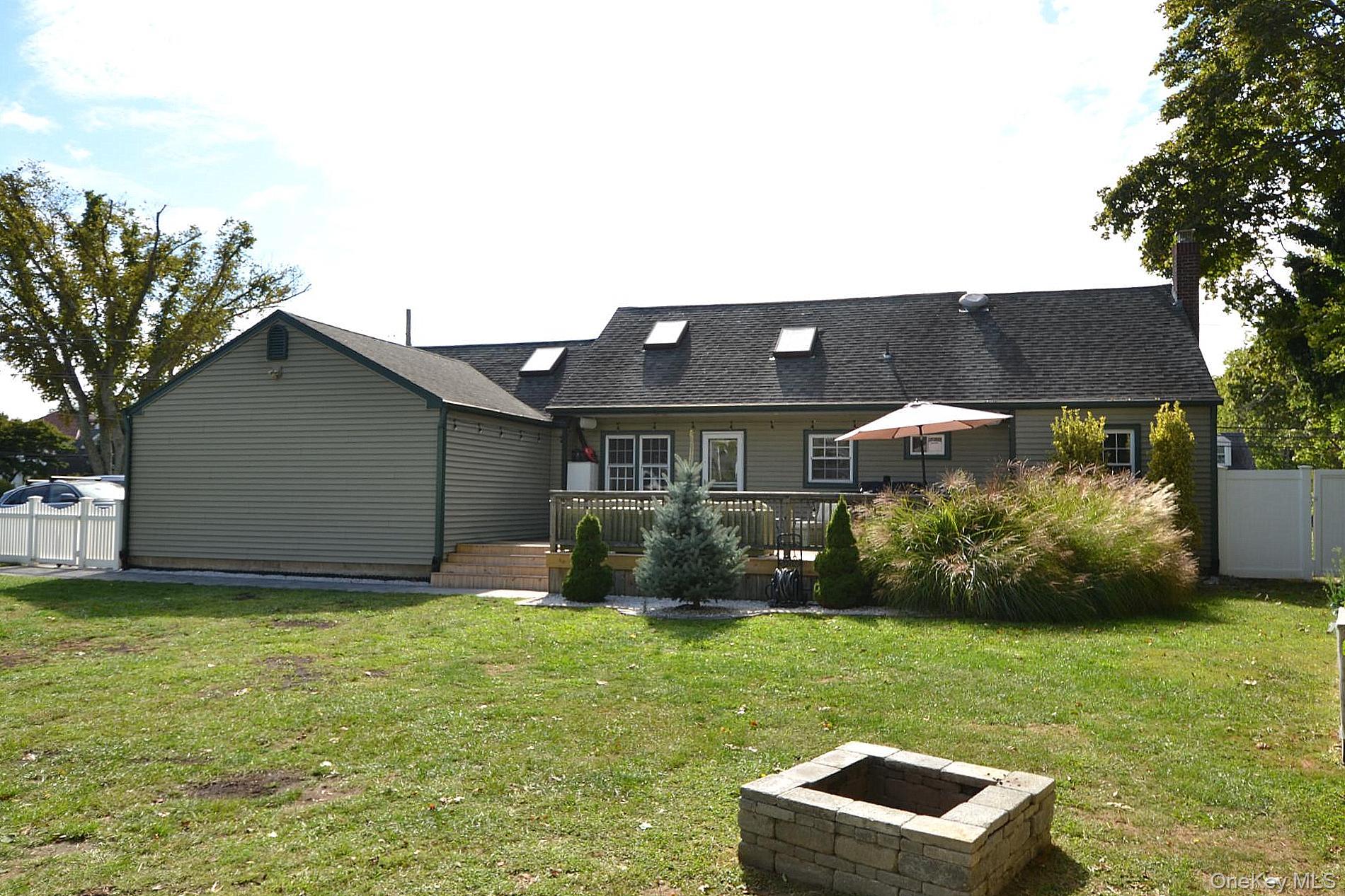 Patchogue, New York, 11772, United States, 3 Bedrooms Bedrooms, ,1 BathroomBathrooms,Residential,For Sale,1960733