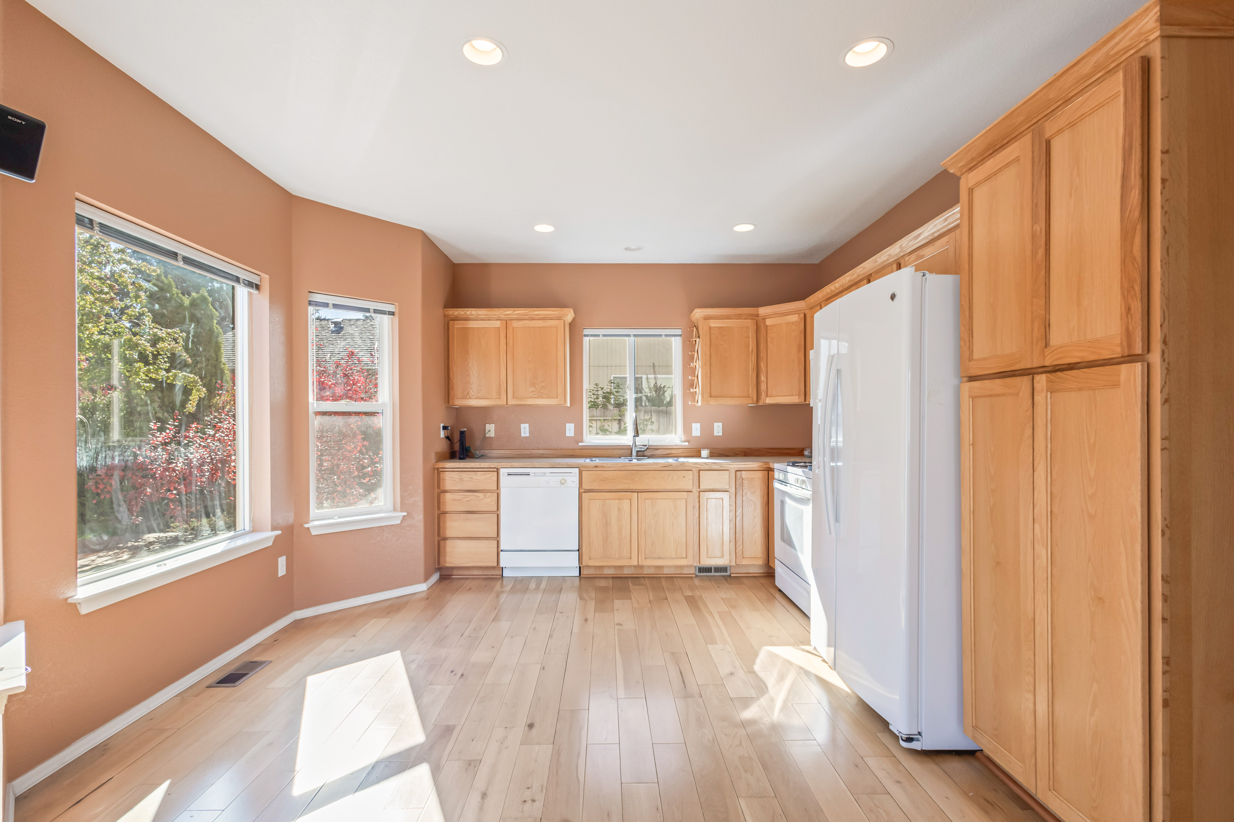 Redmond, Oregon, 97756, United States, 3 Bedrooms Bedrooms, ,3 BathroomsBathrooms,Residential,For Sale,1985077