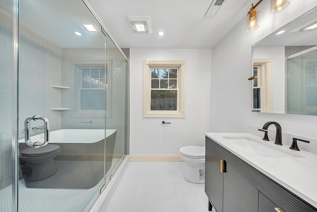 Wellesley, Massachusetts, 02481, United States, 5 Bedrooms Bedrooms, ,5 BathroomsBathrooms,Residential,For Sale,2001745