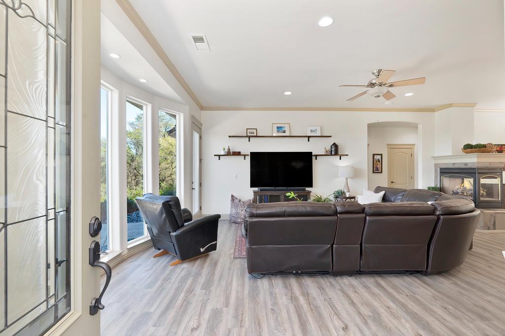 Placerville, California, 95667, United States, 4 Bedrooms Bedrooms, ,3 BathroomsBathrooms,Residential,For Sale,1872985