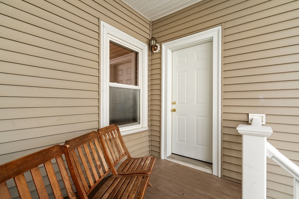 Watertown, Massachusetts, 02472, United States, 2 Bedrooms Bedrooms, ,1 BathroomBathrooms,Residential,For Sale,1940612
