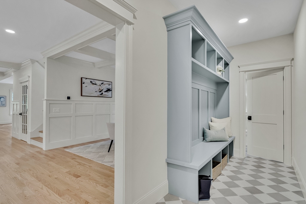 Lexington, Massachusetts, 02421, United States, 5 Bedrooms Bedrooms, ,5 BathroomsBathrooms,Residential,For Sale,1849755