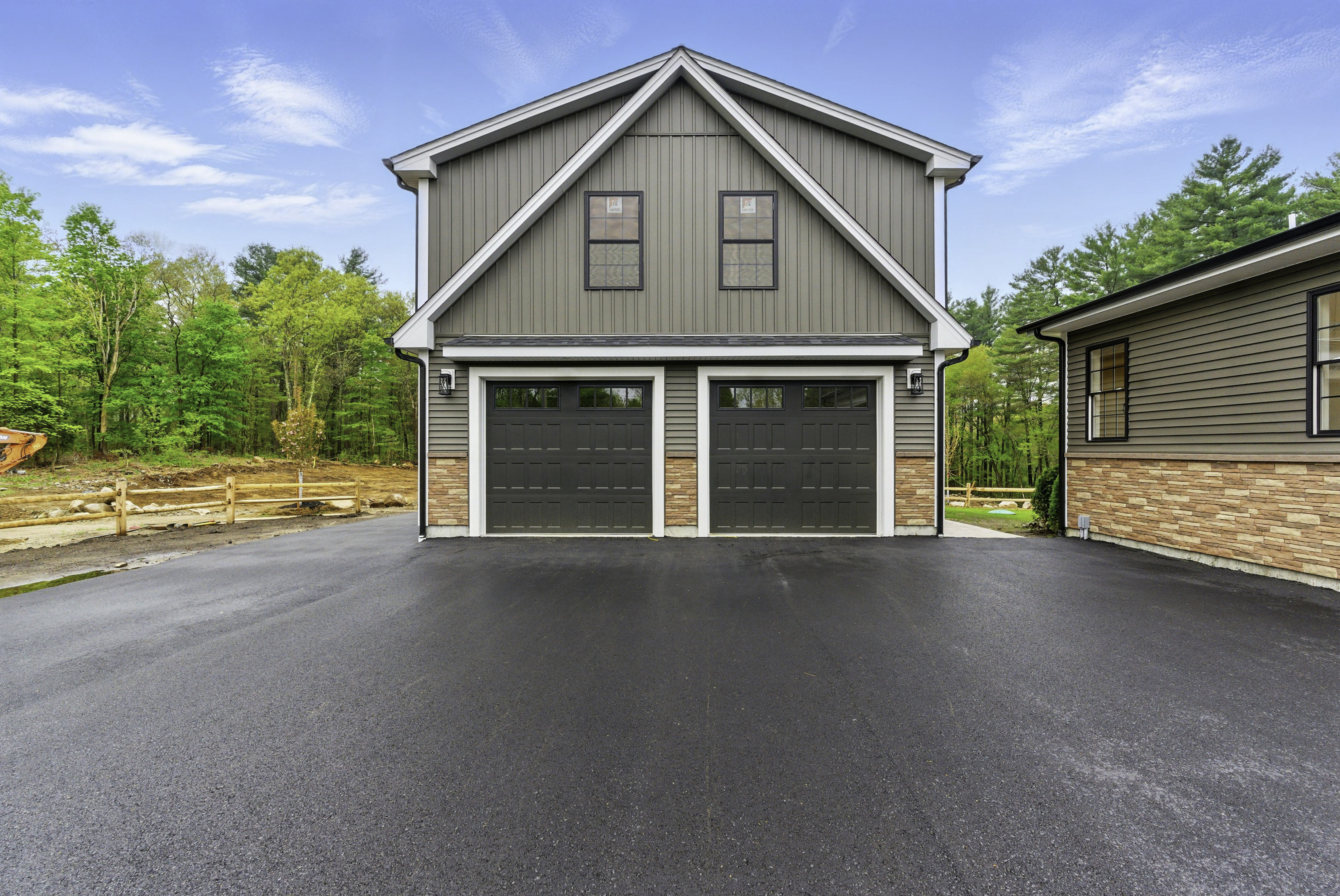 Hopedale, Massachusetts, 01747, United States, 3 Bedrooms Bedrooms, ,2 BathroomsBathrooms,Residential,For Sale,1979409