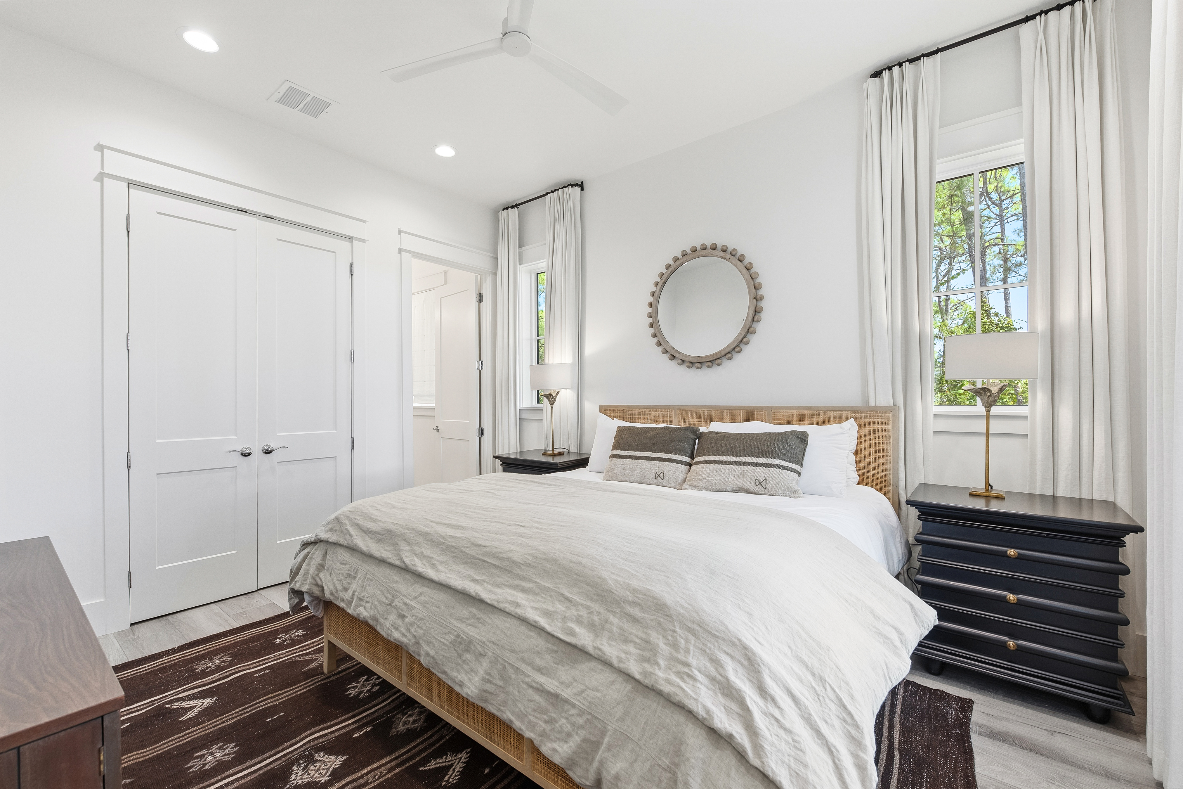  Turnkey Coastal Luxury Across From Eastern Lake And Steps To The Gulf - 物件實景