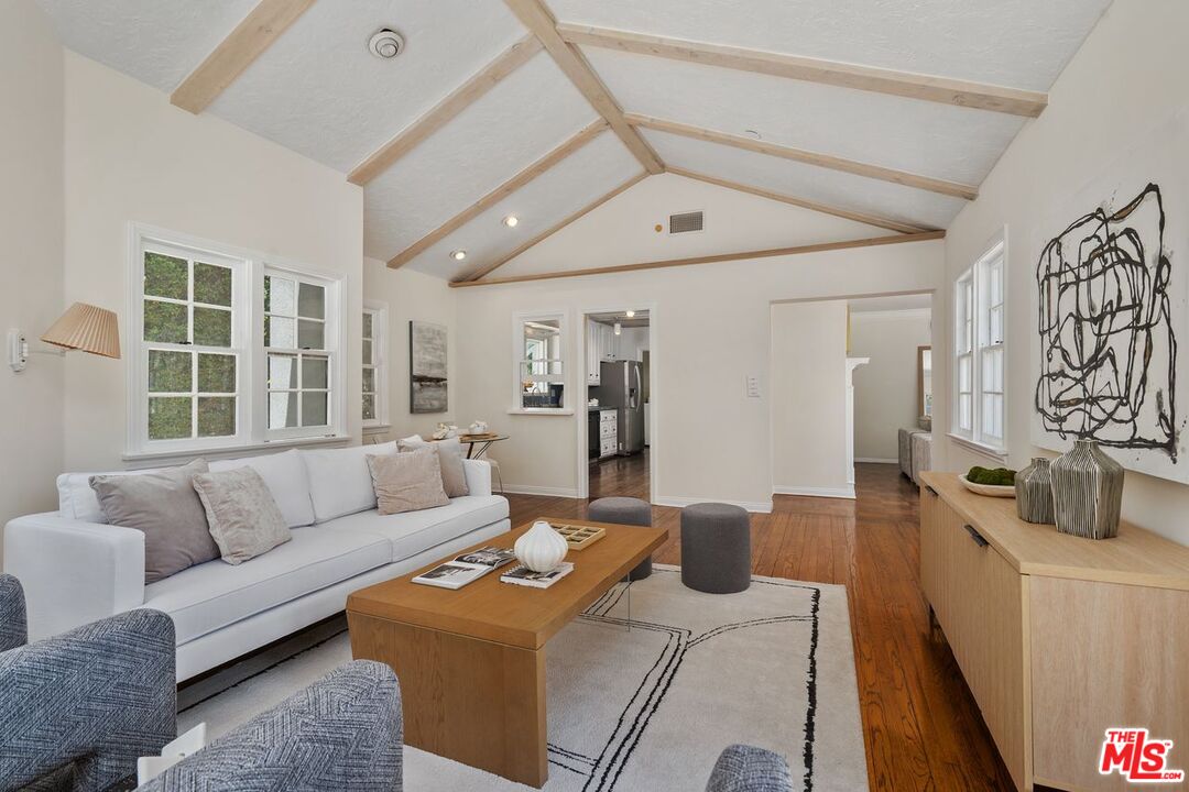 Los Angeles, California, 90049, United States, 3 Bedrooms Bedrooms, ,3 BathroomsBathrooms,Residential,For Sale,1902649