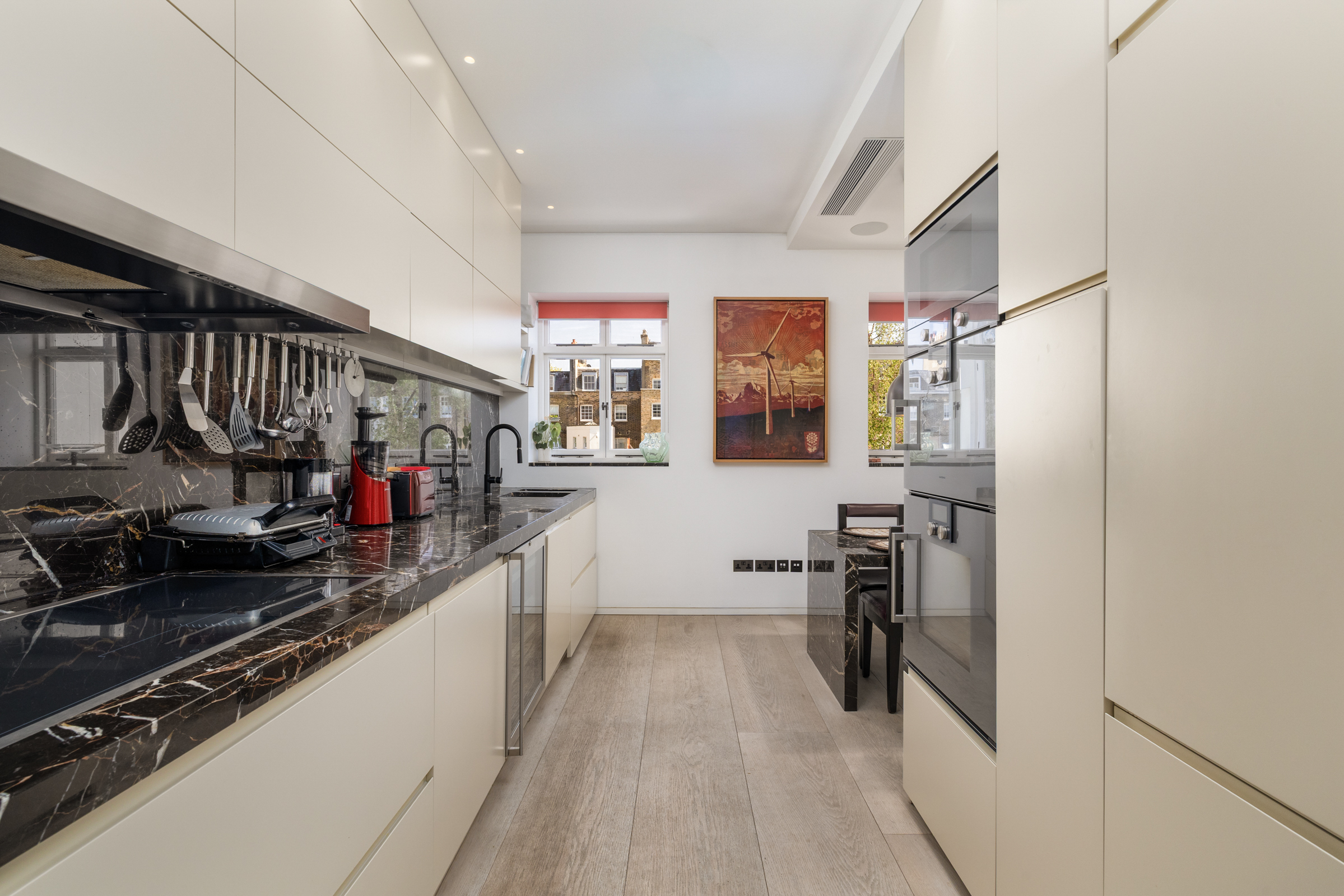  A Turnkey Apartment on Eaton Square - 物件實景