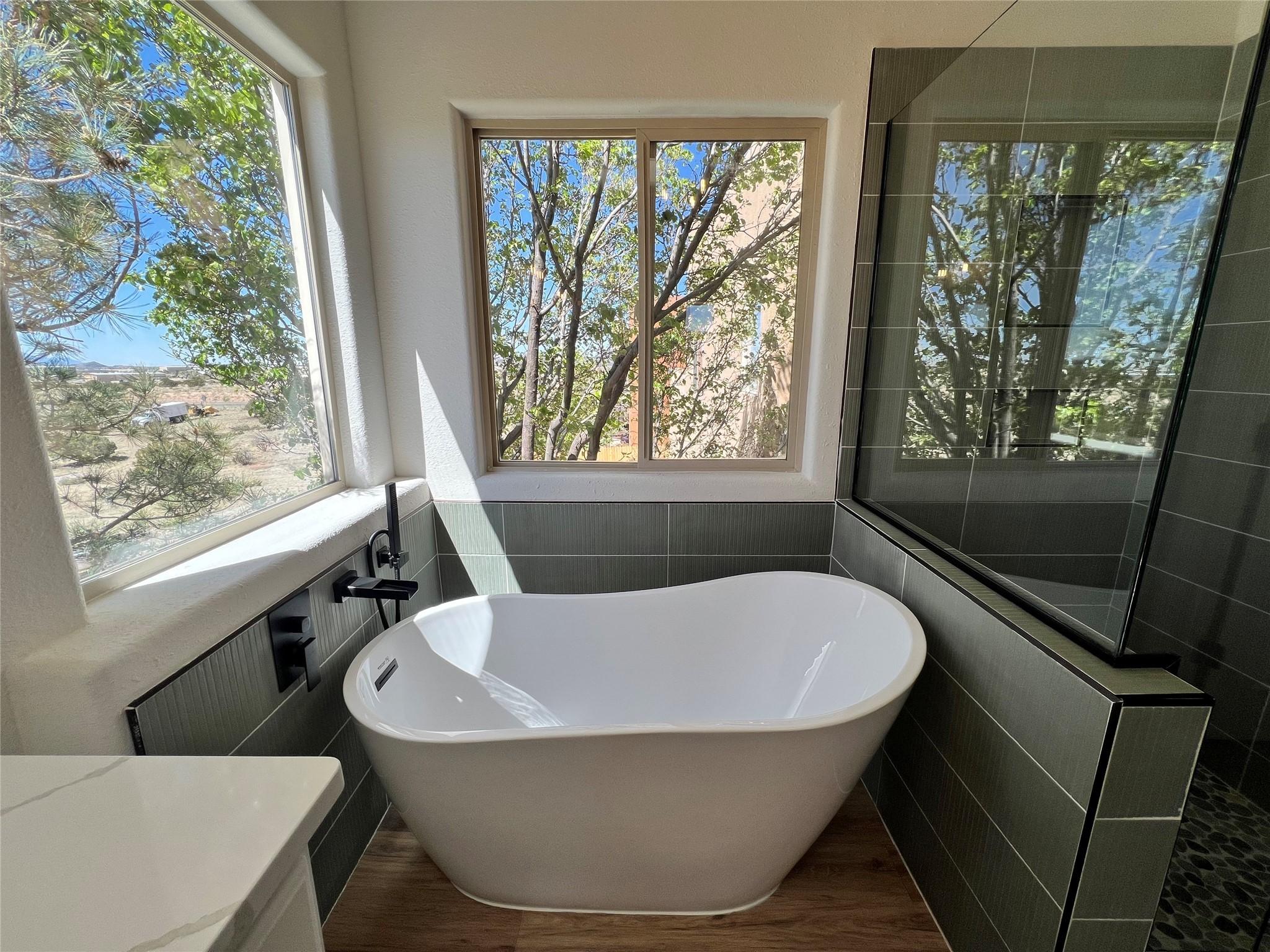Santa Fe, New Mexico, 87507, United States, 3 Bedrooms Bedrooms, ,3 BathroomsBathrooms,Residential,For Sale,1793952