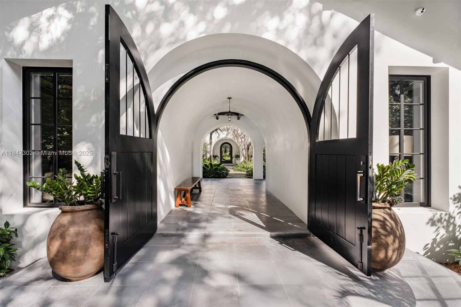 Miami, Florida, 33143, United States, 7 Bedrooms Bedrooms, ,6 BathroomsBathrooms,Residential,For Sale,1934176