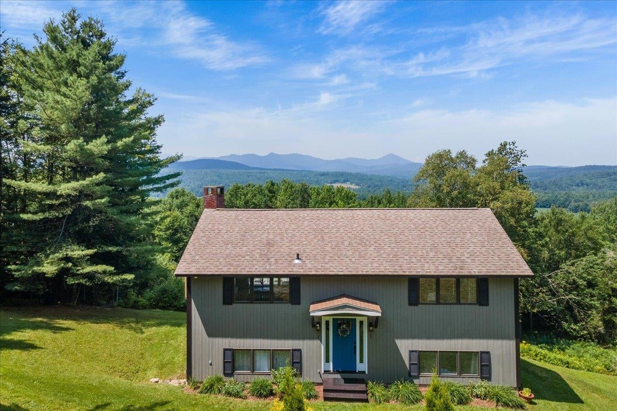 Stowe, Vermont, 05672, United States, 3 Bedrooms Bedrooms, ,2 BathroomsBathrooms,Residential,For Sale,1907047