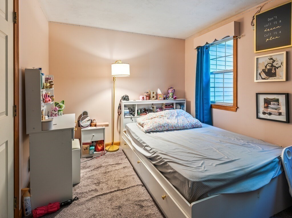 Gardner, Massachusetts, 01440, United States, 5 Bedrooms Bedrooms, ,3 BathroomsBathrooms,Residential,For Sale,1966548