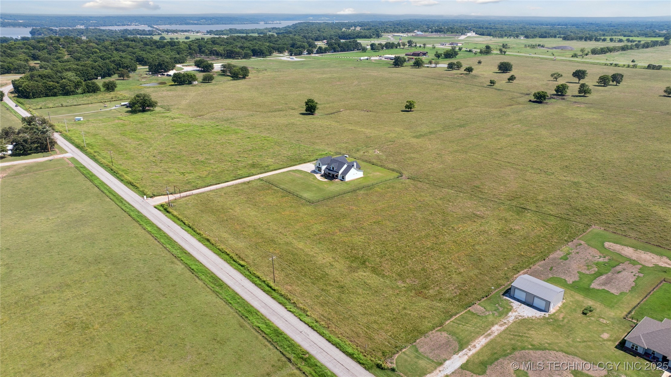 Pryor, Oklahoma, 74361, United States, 4 Bedrooms Bedrooms, ,4 BathroomsBathrooms,Residential,For Sale,1916724