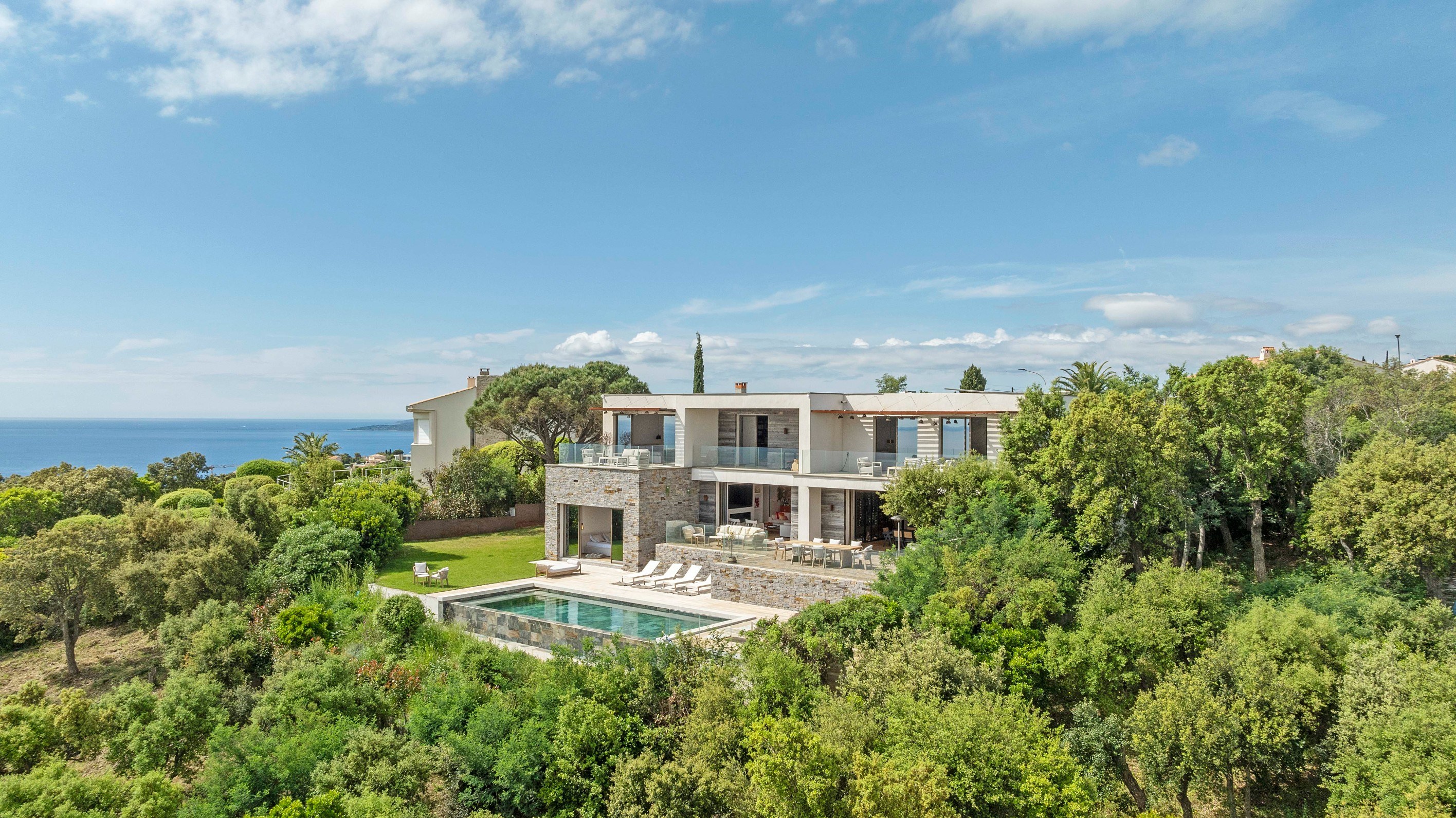  Luxury villa in Les Issambres with panoramic sea view and infinity pool - 物件實景