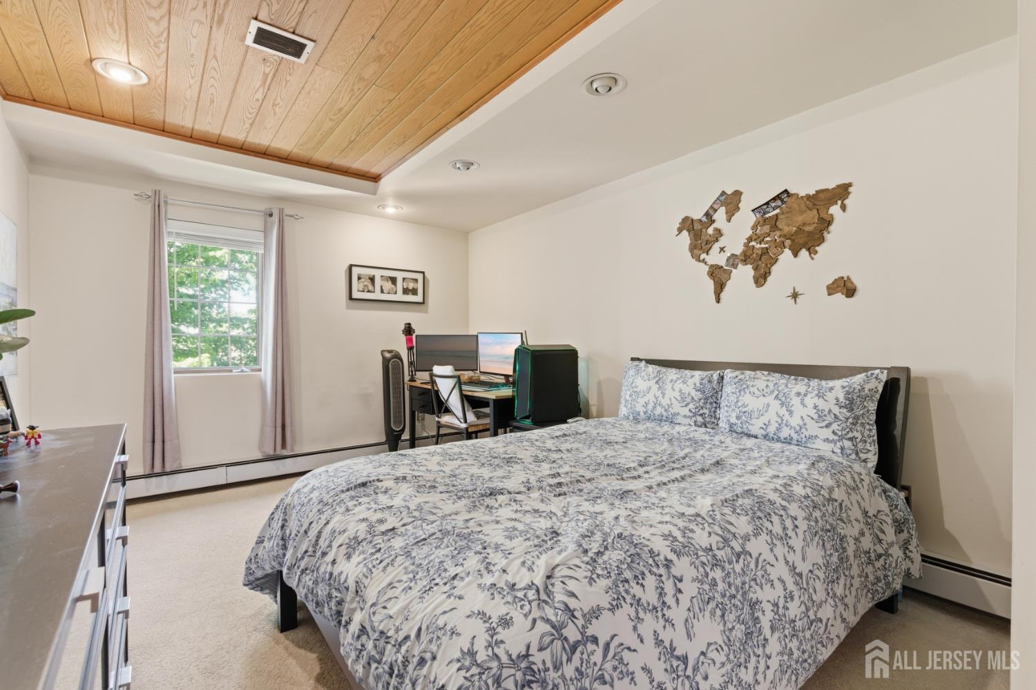 South Amboy, New Jersey, 08879, United States, 3 Bedrooms Bedrooms, ,3 BathroomsBathrooms,Residential,For Sale,2049117