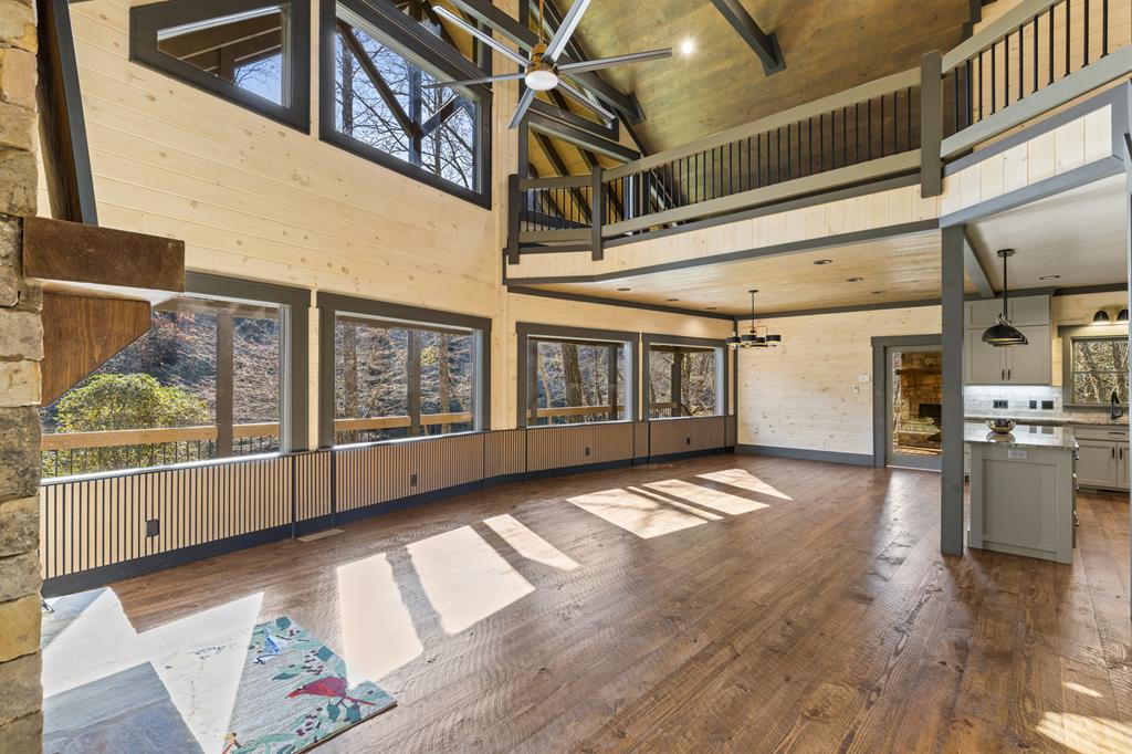 Mineral Bluff, Georgia, 30559, United States, 4 Bedrooms Bedrooms, ,5 BathroomsBathrooms,Residential,For Sale,1986837