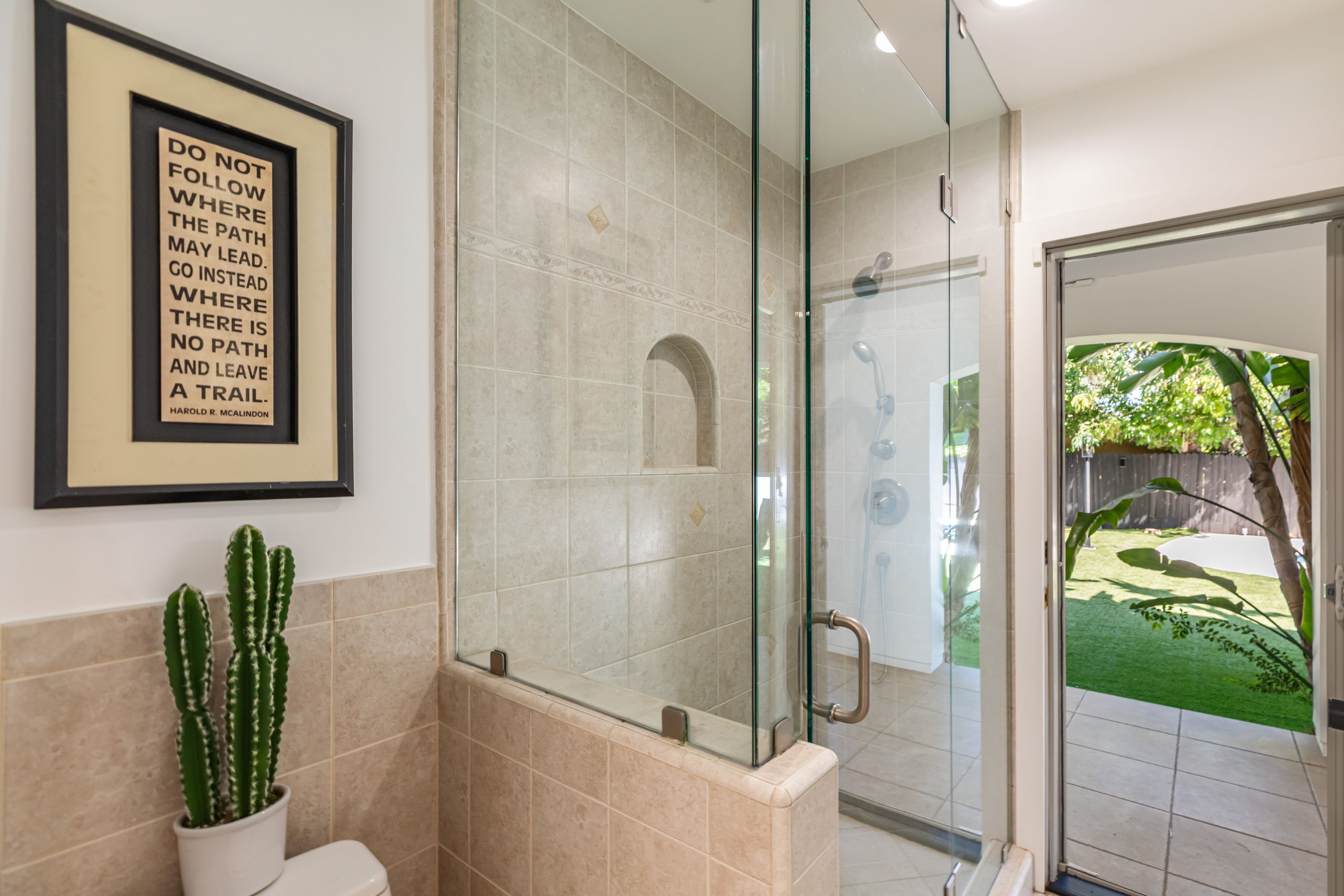  Thoughtfully Reimagined Tarzana Estate - 物件實景