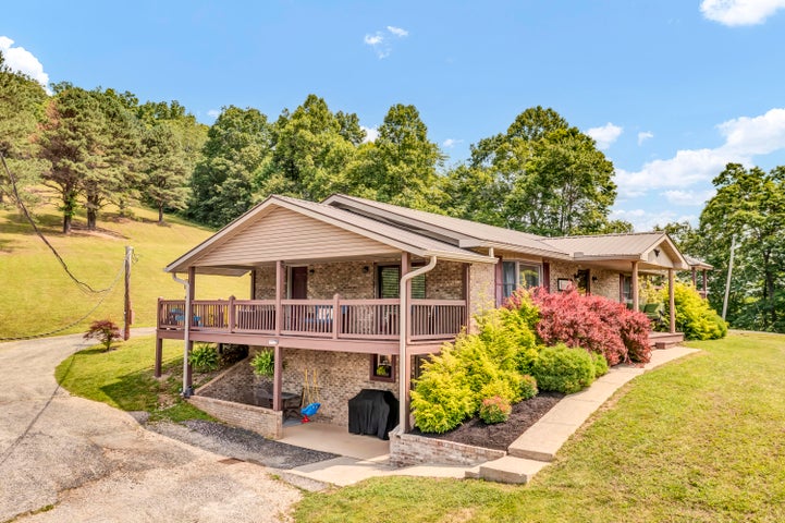 Vanceburg, Kentucky, 41179, United States, 4 Bedrooms Bedrooms, ,2 BathroomsBathrooms,Residential,For Sale,1984182