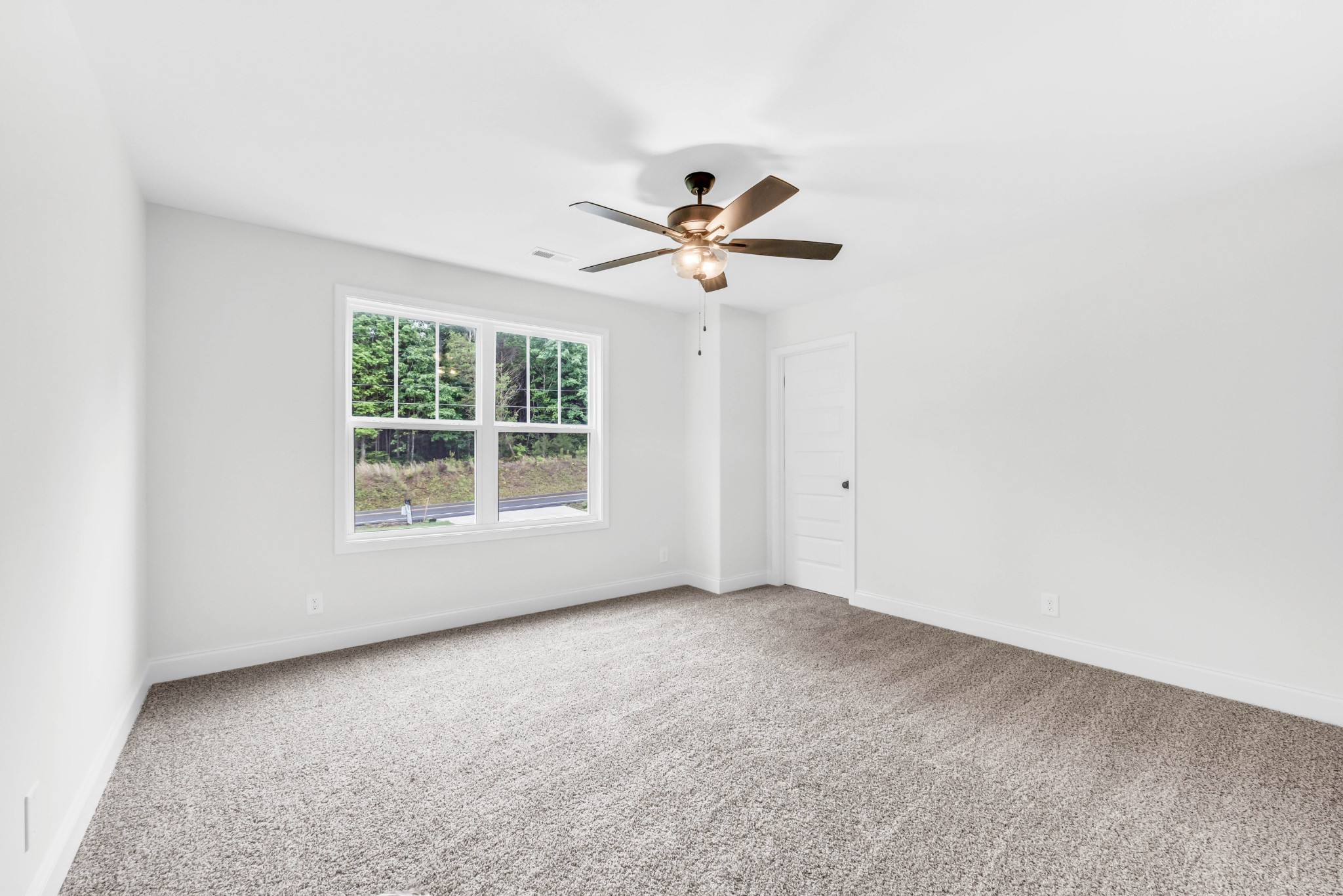 Clarksville, Tennessee, 37040, United States, 4 Bedrooms Bedrooms, ,3 BathroomsBathrooms,Residential,For Sale,1974030