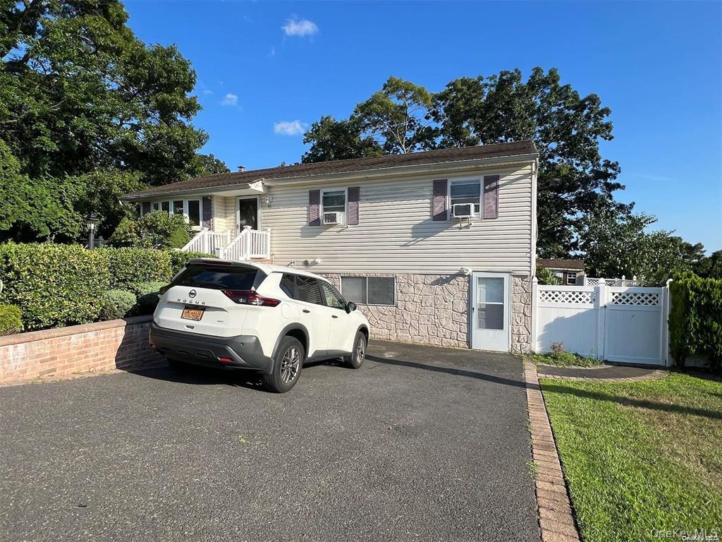 Farmingville, New York, 11738, United States, 4 Bedrooms Bedrooms, ,2 BathroomsBathrooms,Residential,For Sale,1840283