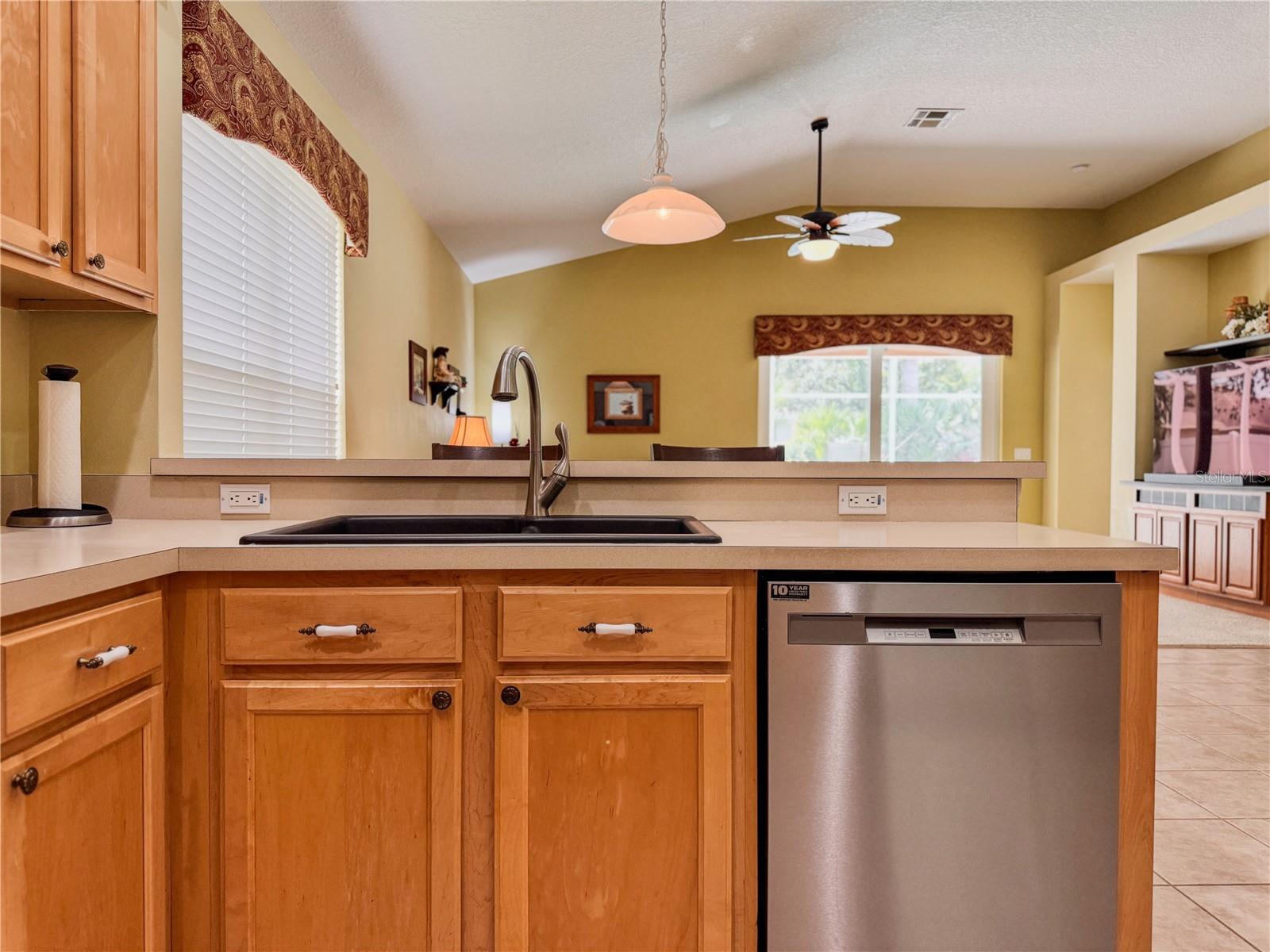 ORLANDO, Florida, 32825, United States, 3 Bedrooms Bedrooms, ,2 BathroomsBathrooms,Residential,For Sale,1873396