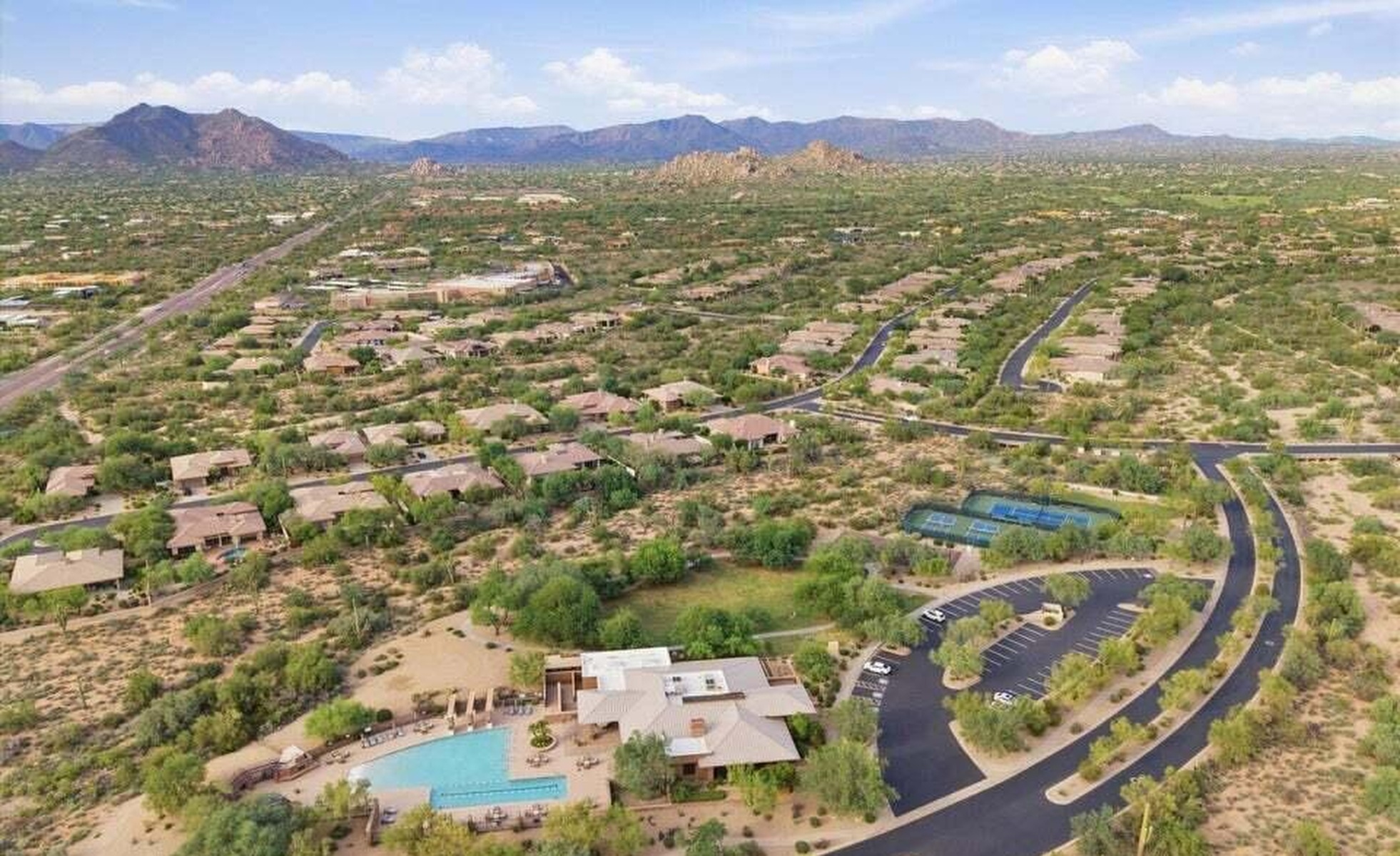  7696 E Moura Dr  Scottsdale, AZ - 物件實景