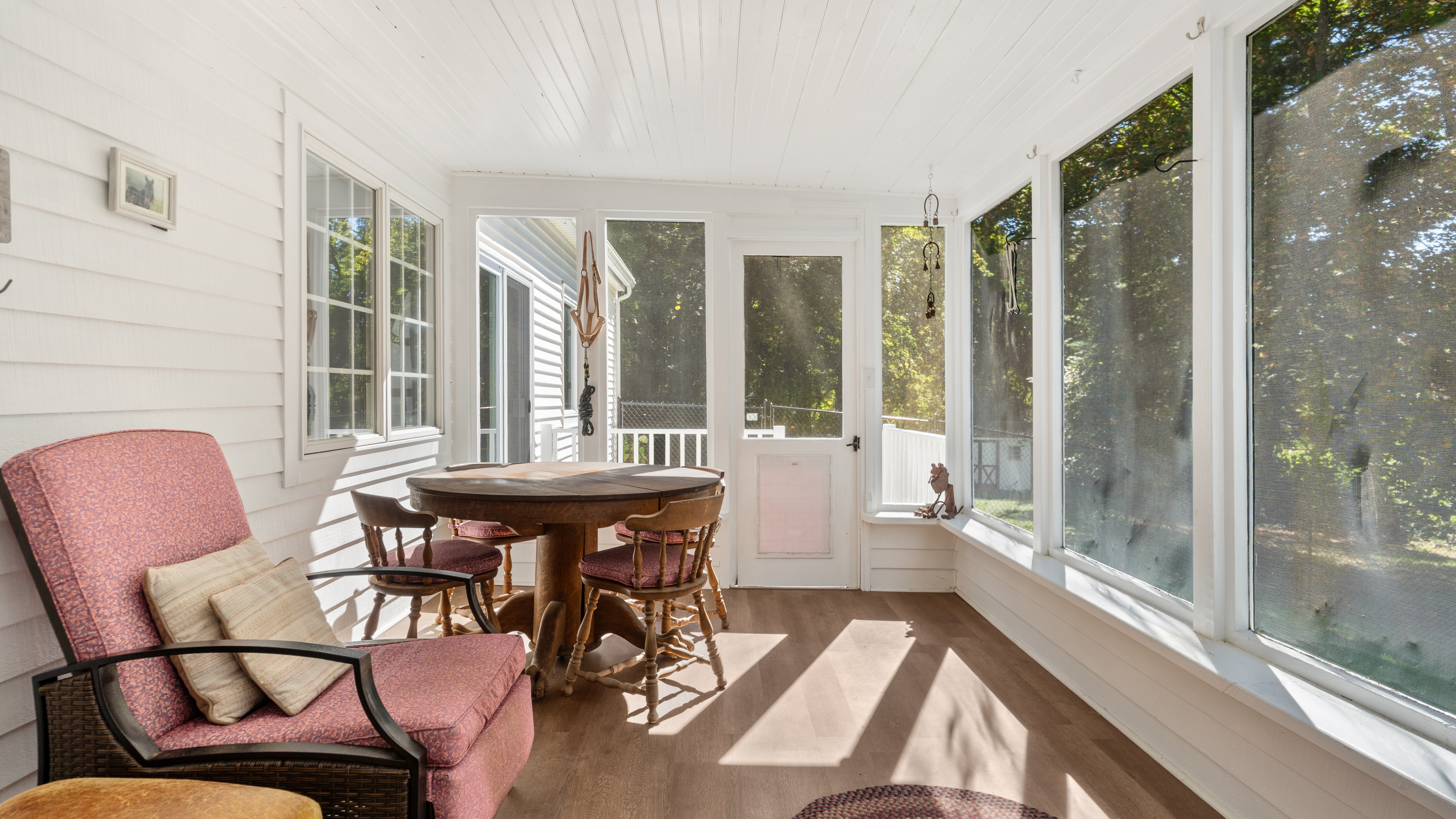  Stunning 2.4-Acre Retreat in Cornwall Estates: Updated & Move-In Ready - 物件實景