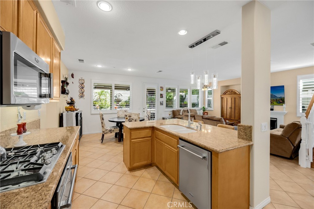 Highland, California, 92346, United States, 5 Bedrooms Bedrooms, ,4 BathroomsBathrooms,Residential,For Sale,1975200