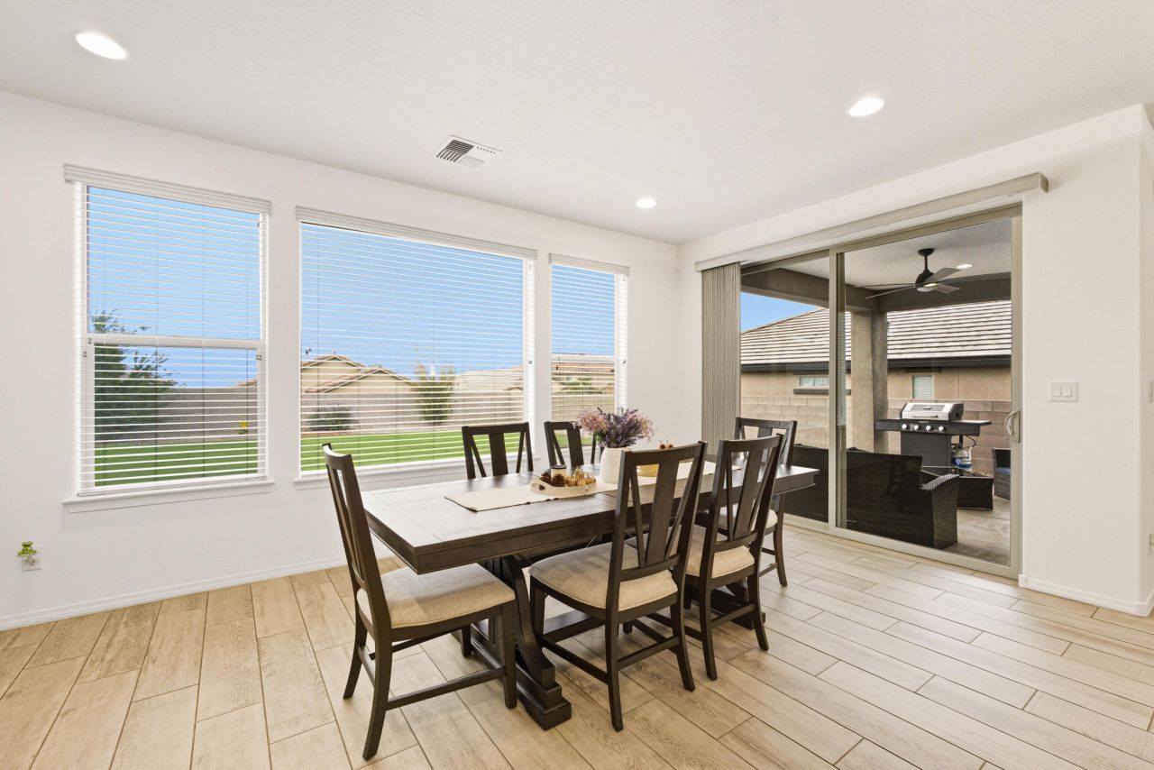 Albuquerque, New Mexico, 87120, United States, 5 Bedrooms Bedrooms, ,4 BathroomsBathrooms,Residential,For Sale,1957910