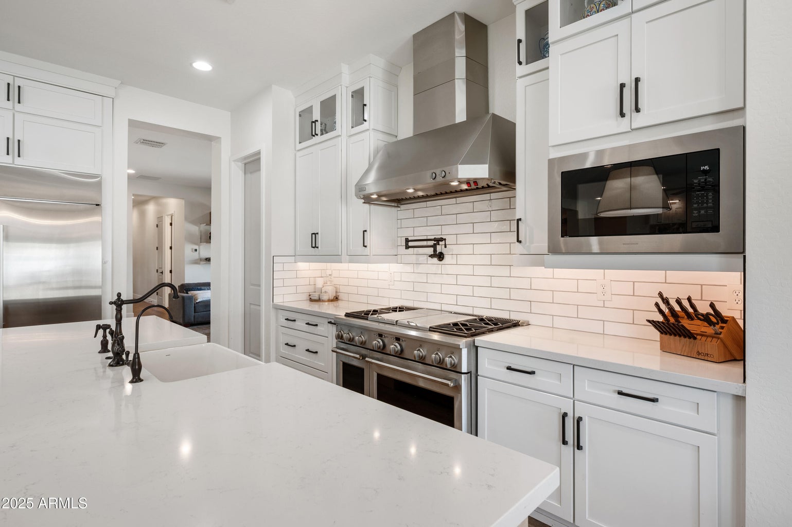 Mesa, Arizona, 85212, United States, 5 Bedrooms Bedrooms, ,5 BathroomsBathrooms,Residential,For Sale,1981050