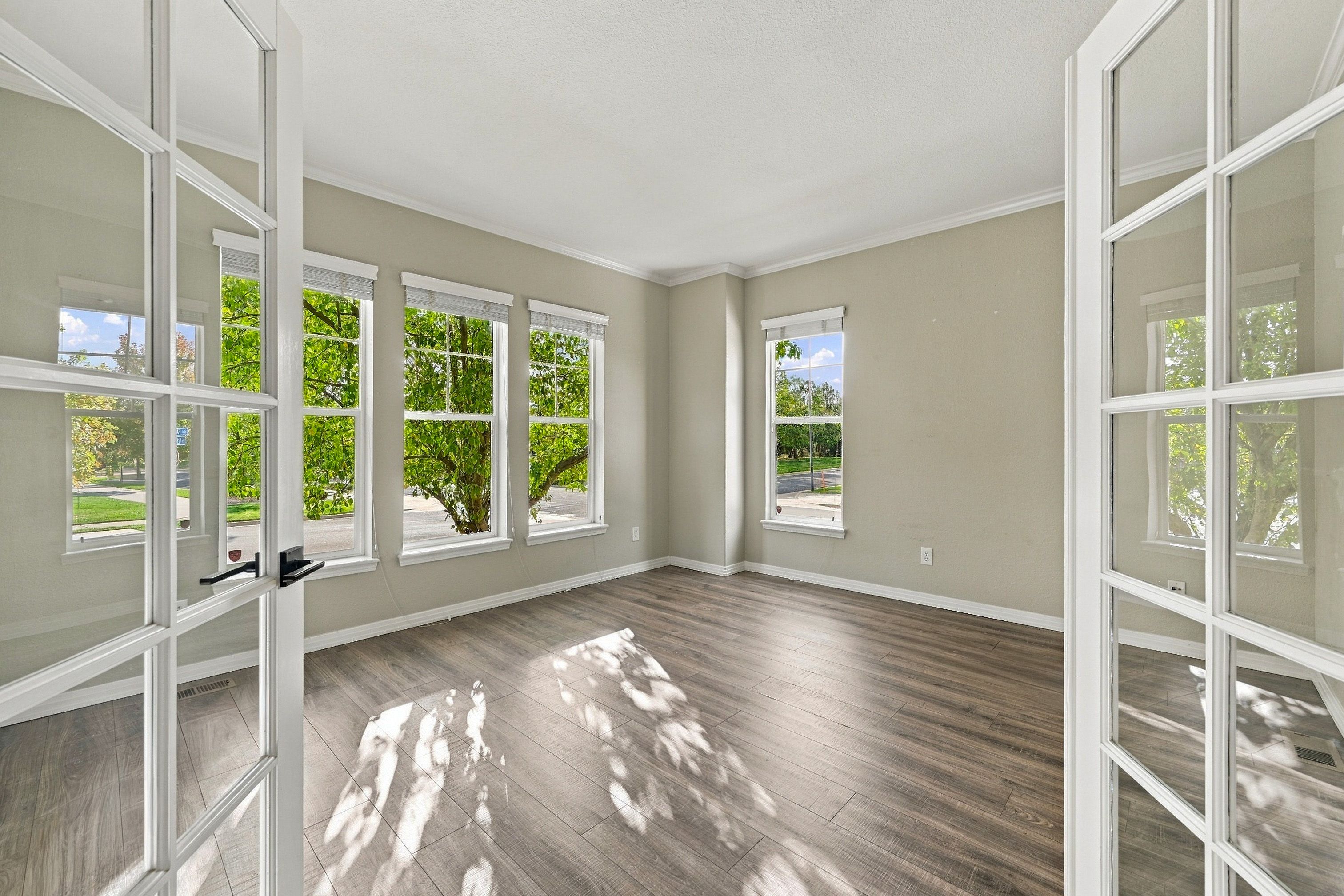  Beautifully updated and ideally located in desirable McKay Landing - 物件實景