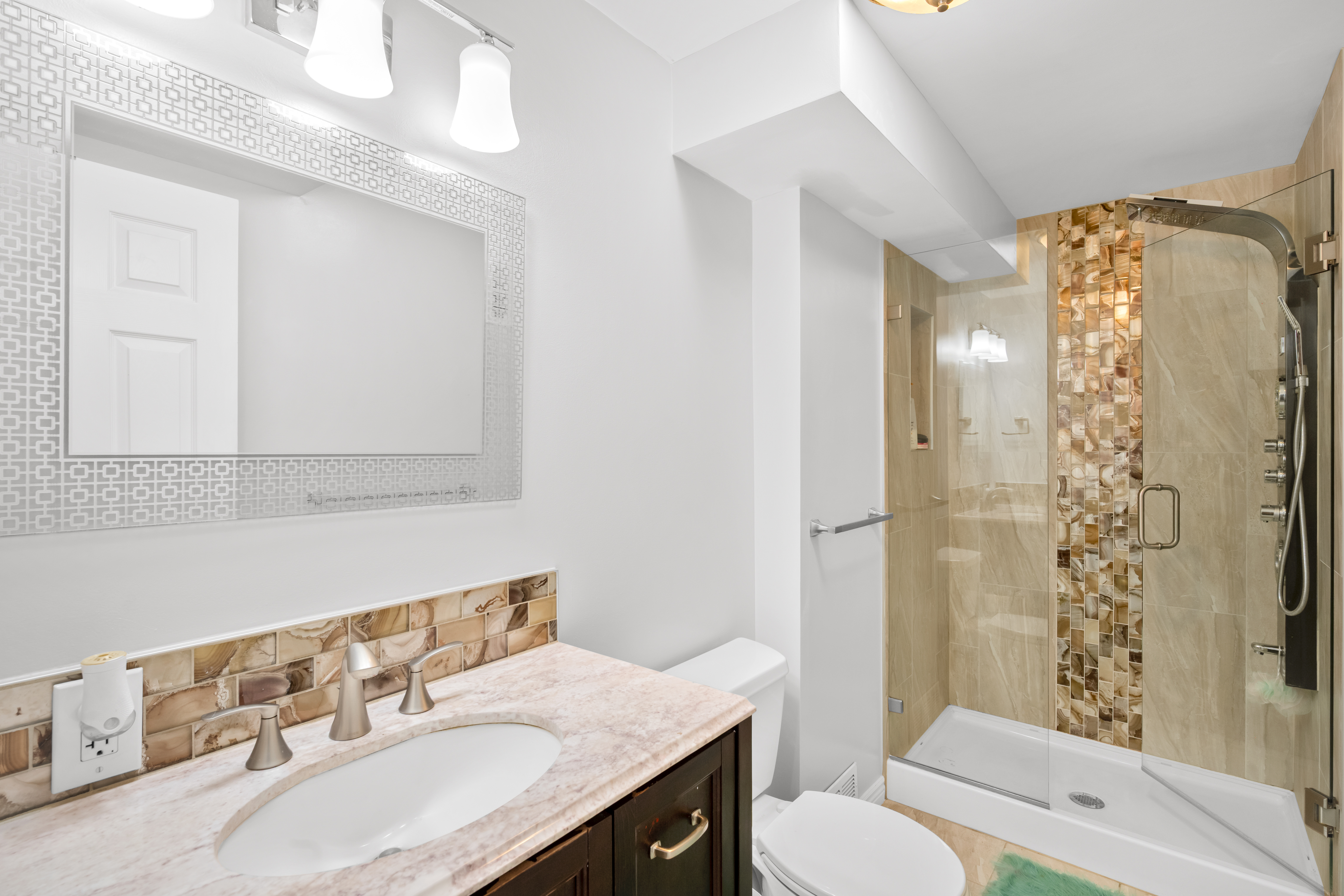  Beautifully Updated Townhouse in the Northpark Community - 物件實景