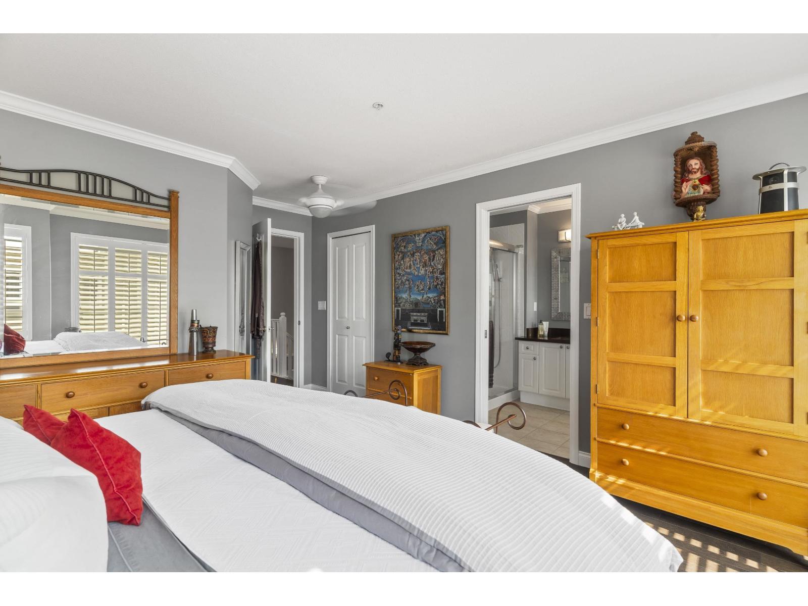 WHITE ROCK, British Columbia, V4B 3T4, CA, 3 Bedrooms Bedrooms, ,4 BathroomsBathrooms,Residential,For Sale,1949298