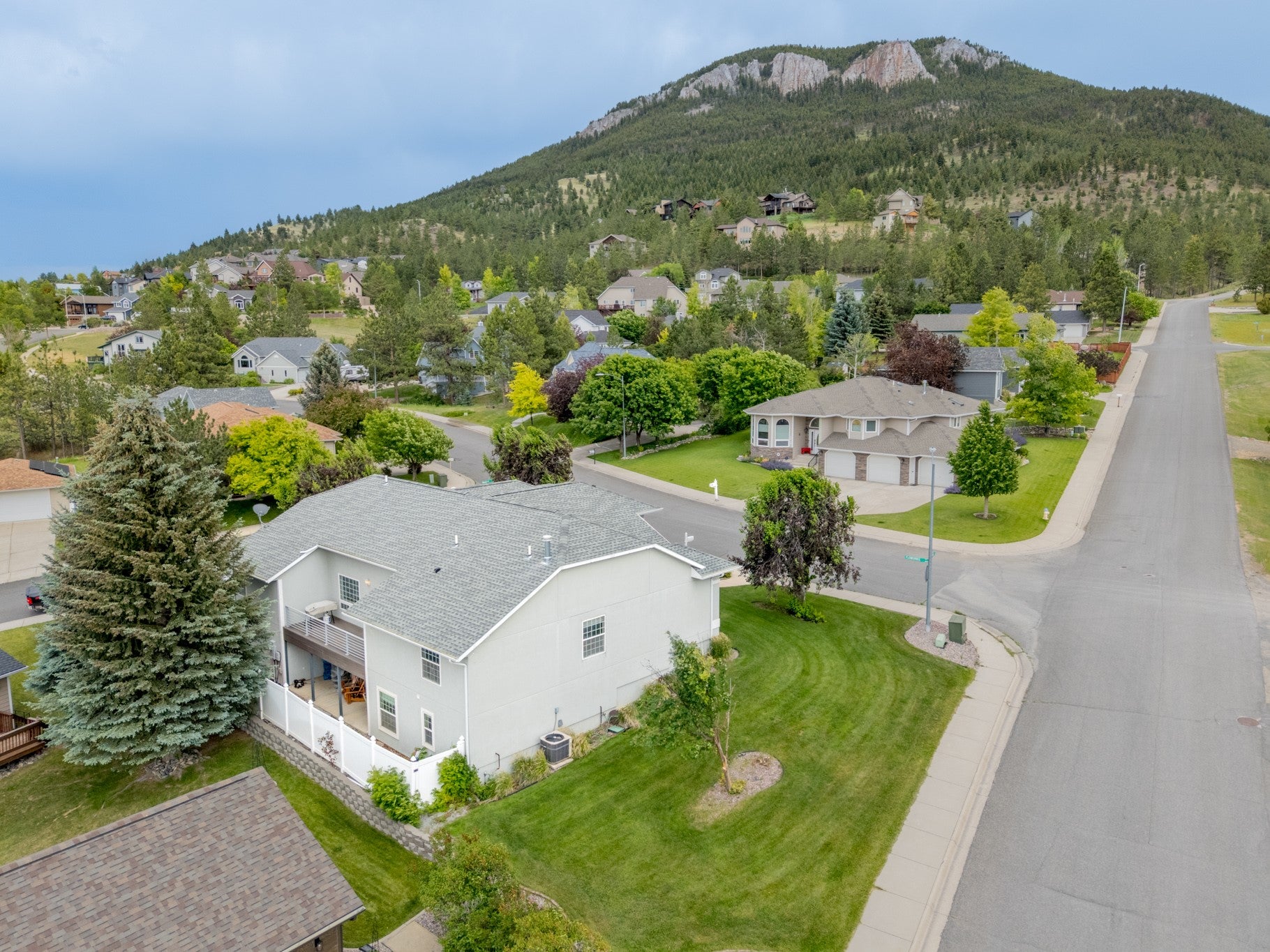 Helena, Montana, 59601, United States, 5 Bedrooms Bedrooms, ,3 BathroomsBathrooms,Residential,For Sale,1885128