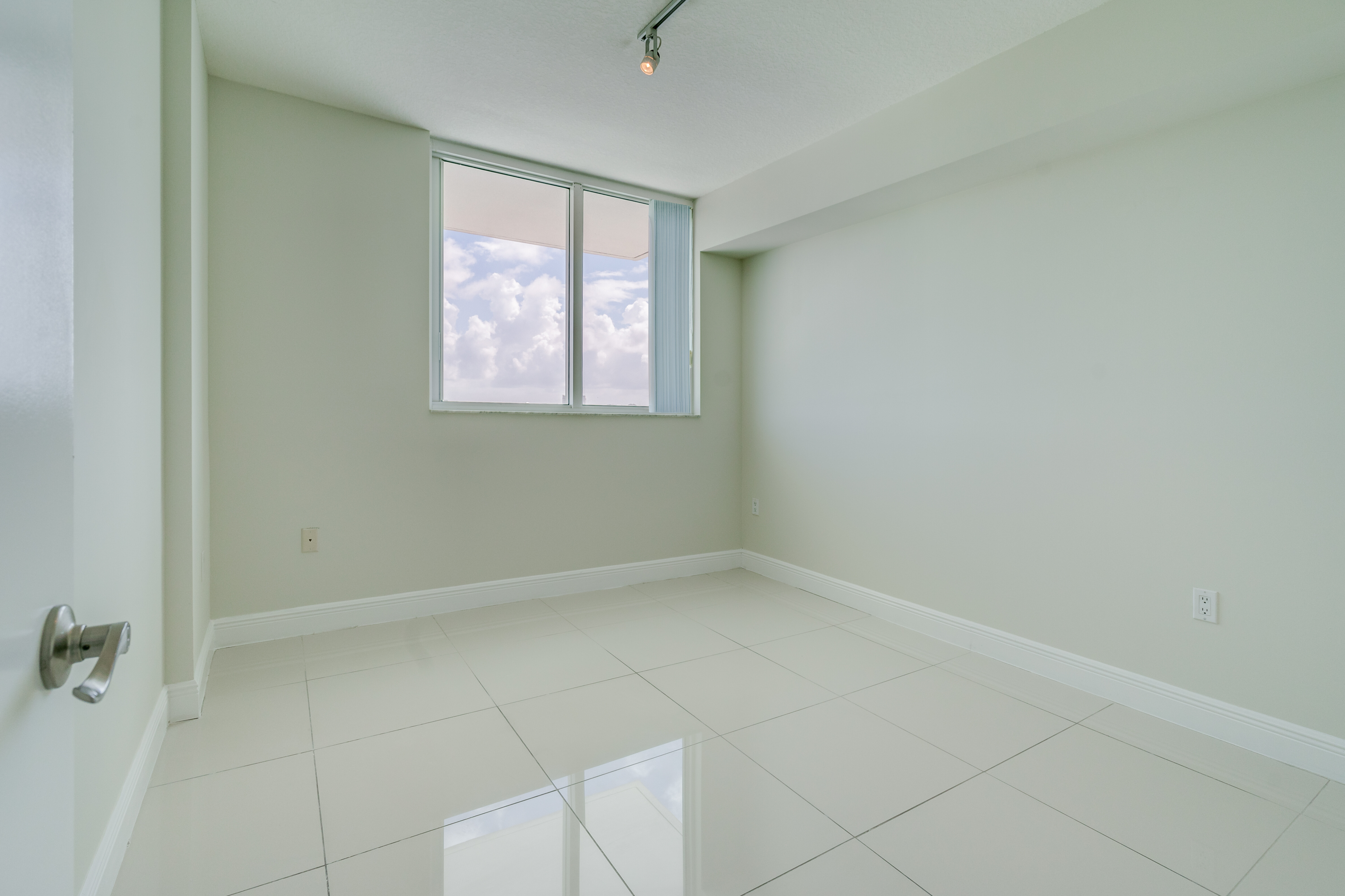  1871 NW S River Dr, Miami, FL, 33125 - 物件實景