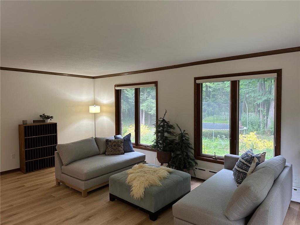 Ashland, Wisconsin, 54806, United States, 6 Bedrooms Bedrooms, ,4 BathroomsBathrooms,Residential,For Sale,1919856