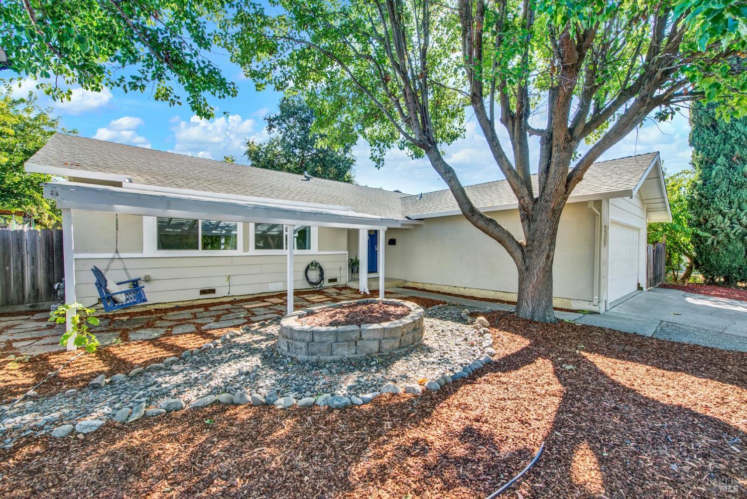Napa, California, 94558, United States, 3 Bedrooms Bedrooms, ,2 BathroomsBathrooms,Residential,For Sale,1939926