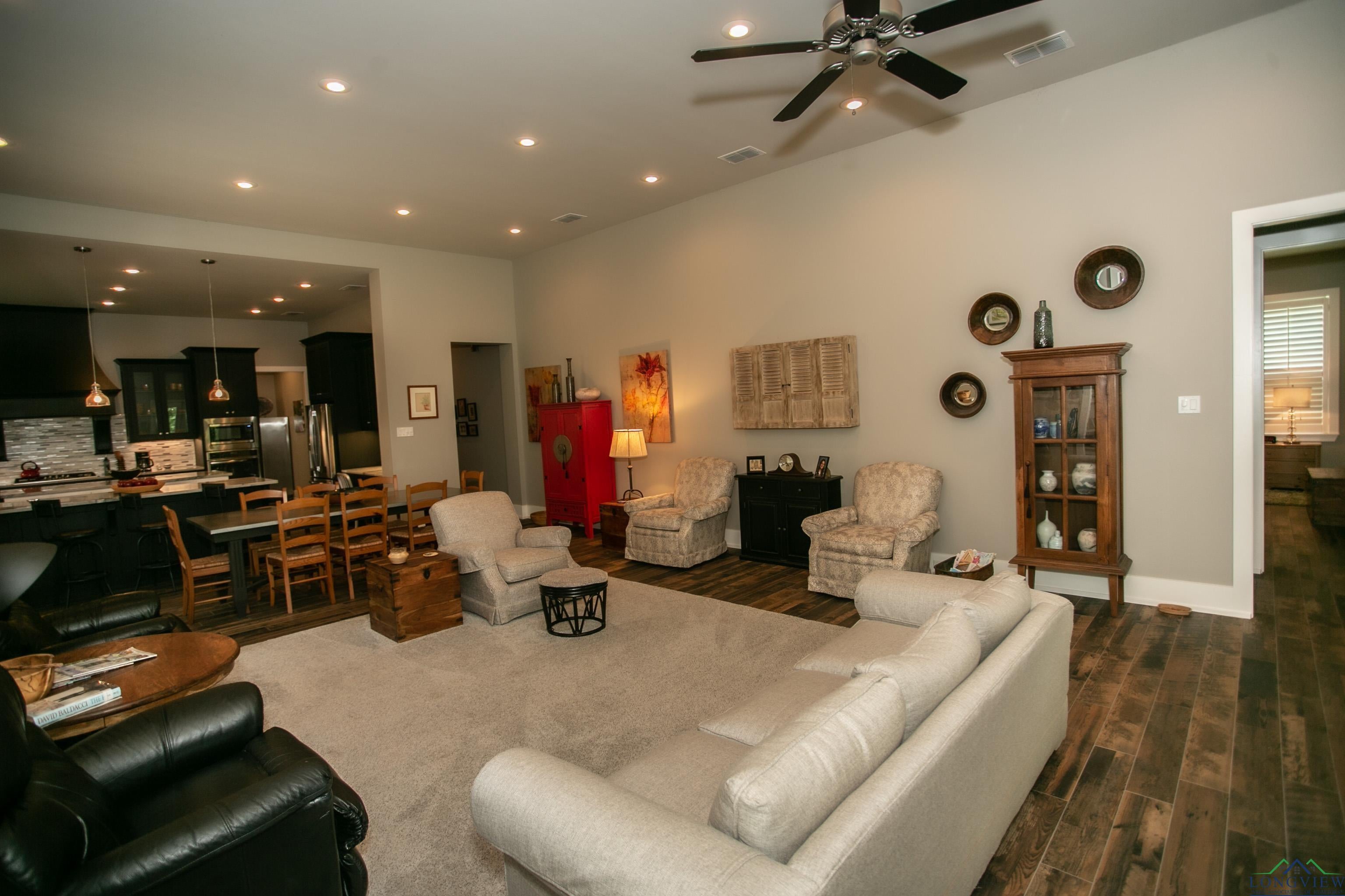 Jefferson, Texas, 75657, United States, 3 Bedrooms Bedrooms, ,3 BathroomsBathrooms,Residential,For Sale,1916198