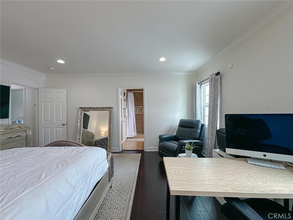 Los Angeles, California, 90043, United States, 3 Bedrooms Bedrooms, ,2 BathroomsBathrooms,Residential,For Sale,1921783