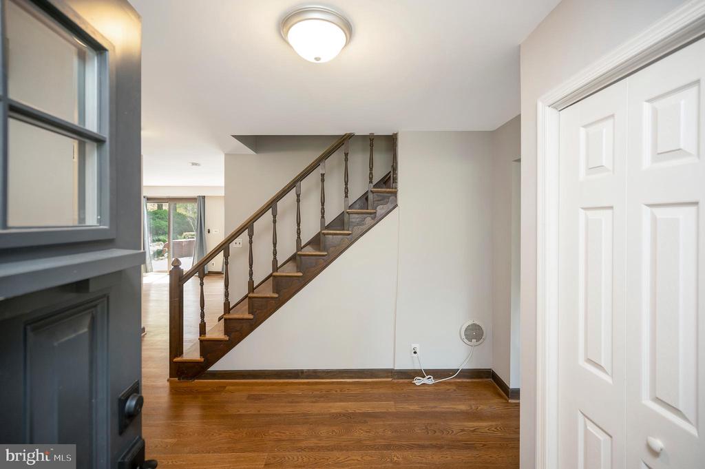 Linden, Virginia, 22642, United States, 5 Bedrooms Bedrooms, ,4 BathroomsBathrooms,Residential,For Sale,2037897