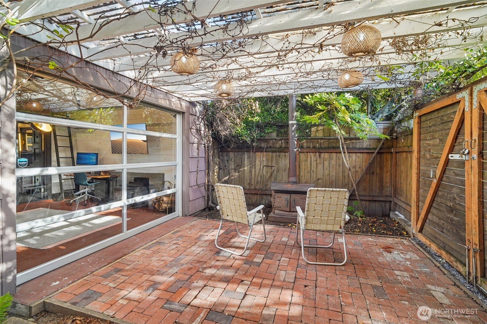 Seattle, Washington, 98108, United States, 3 Bedrooms Bedrooms, ,1 BathroomBathrooms,Residential,For Sale,1979331